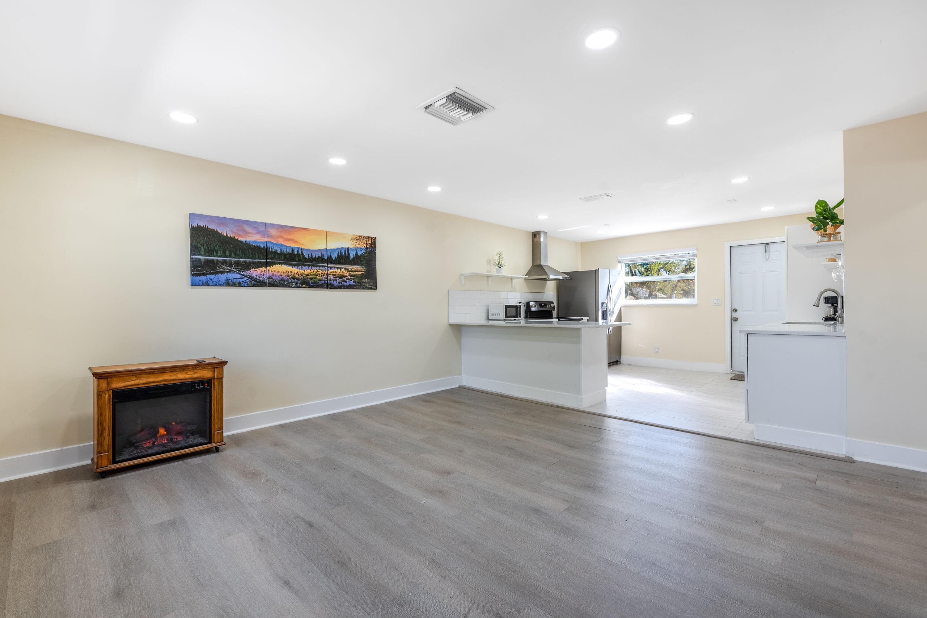 3914 Serubi Avenue, Palm Springs, FL 33461 — photo 5 of 24