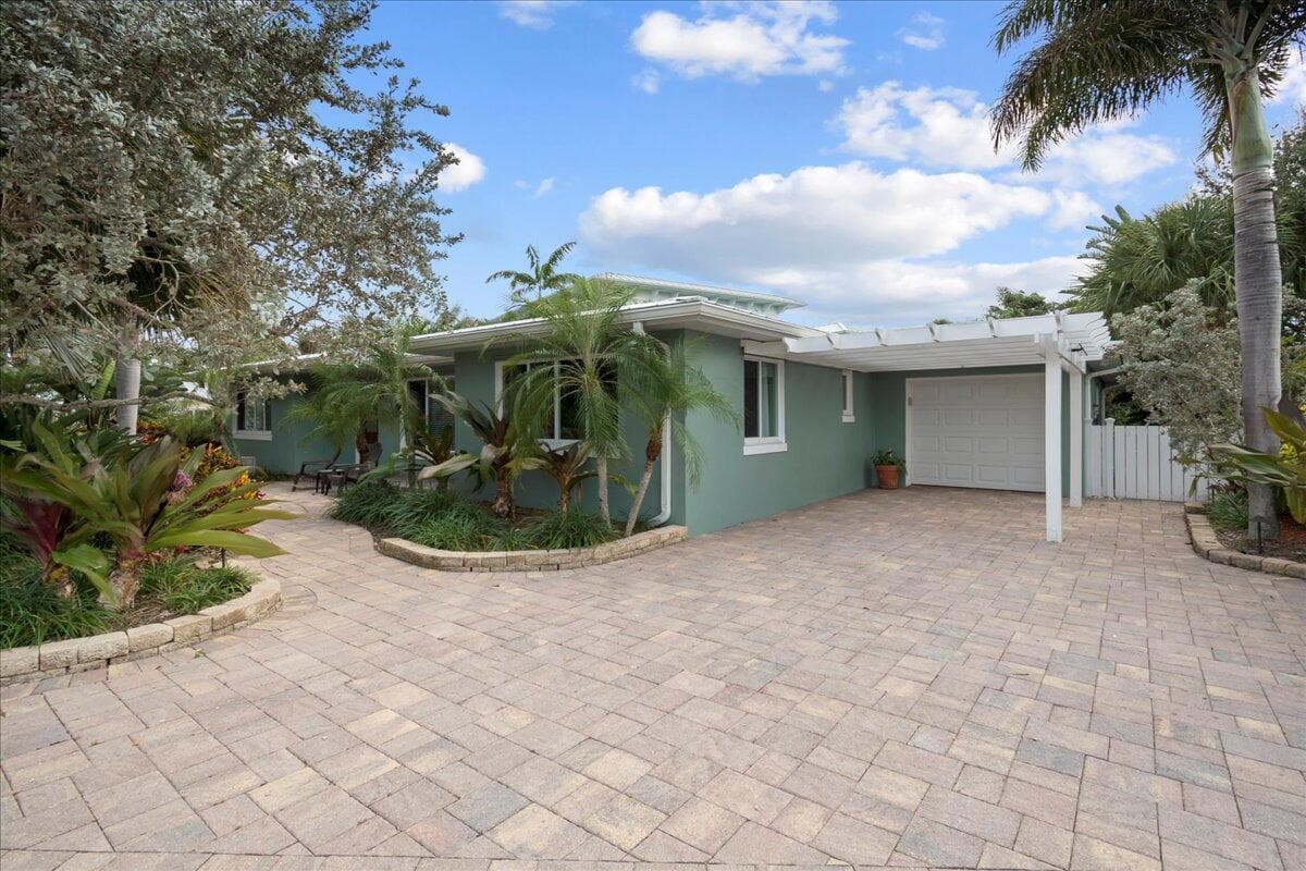 440 Jupiter Lane, Juno Beach, FL 33408 — photo 6 of 34
