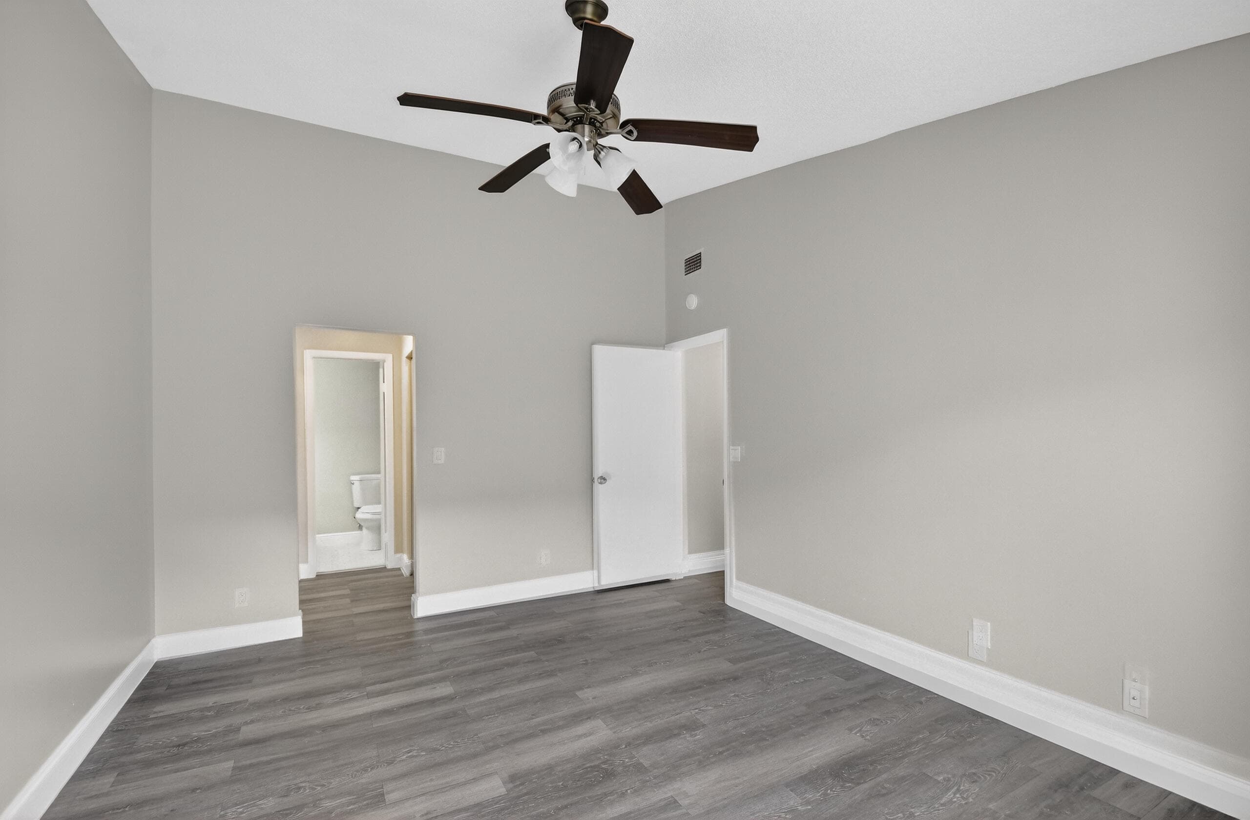 484 Springdale Circle 48d, Palm Springs, FL 33461 — photo 16 of 59