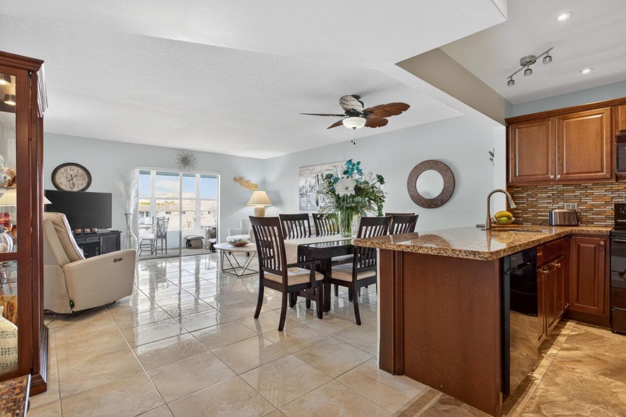 4751 NW 21st Street 610, Lauderhill, FL 33313 — photo 5 of 32