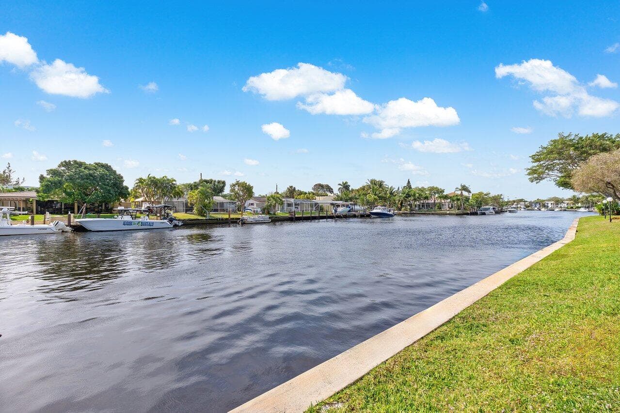 7 Royal Palm Way 507, Boca Raton, FL 33432 — photo 40 of 47