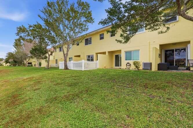 1218 Imperial Lake Road, West Palm Beach, FL 33413 — photo 10 of 32