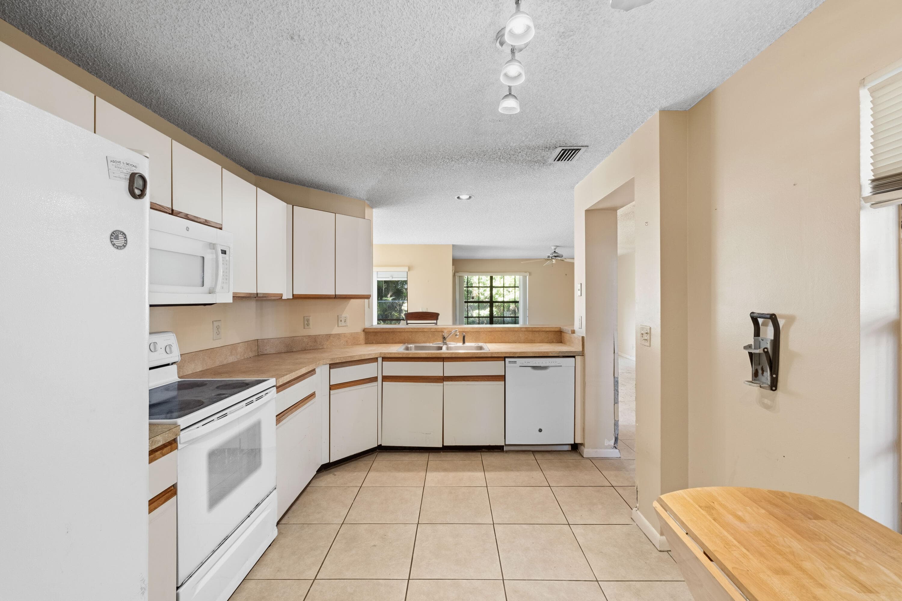 3237 Perimeter Drive 2512, Greenacres, FL 33467 — photo 3 of 33