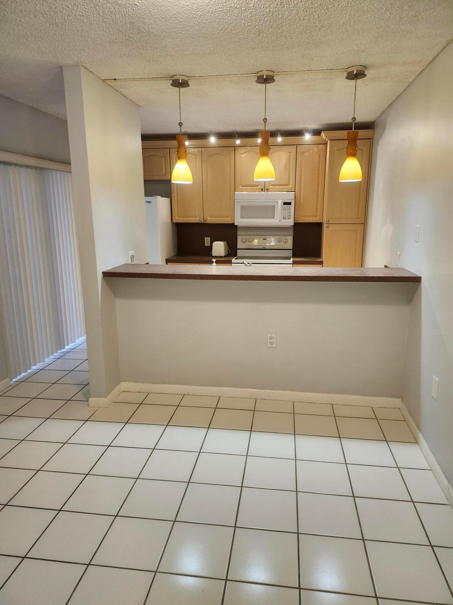 3209 32nd Way 3209, West Palm Beach, FL 33407 — photo 3 of 14