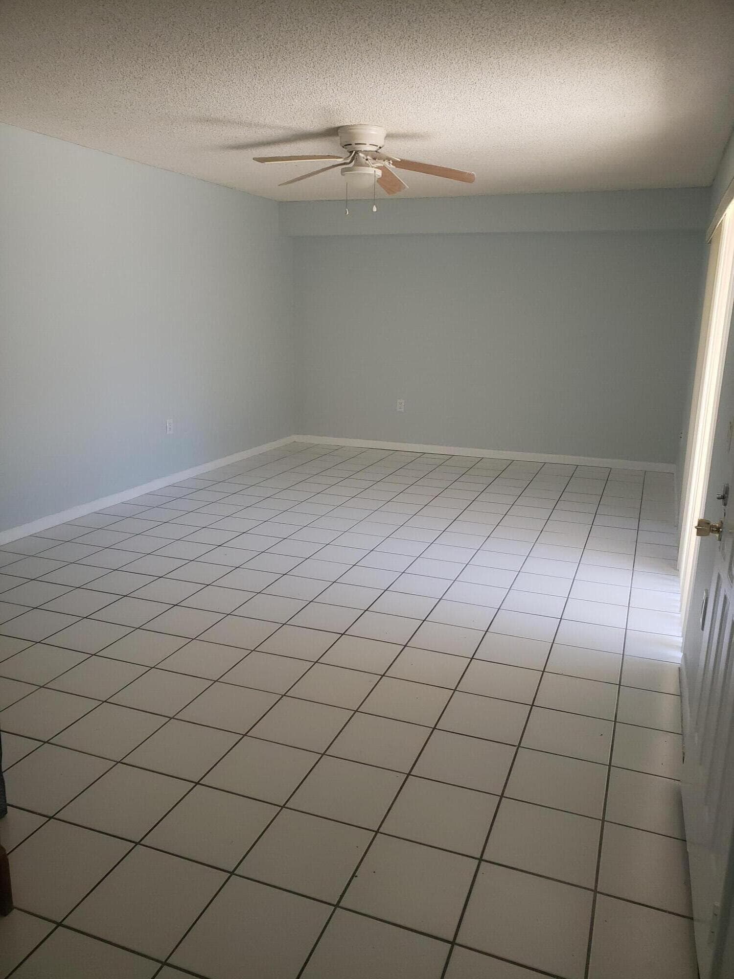3209 32nd Way 3209, West Palm Beach, FL 33407 — photo 5 of 14