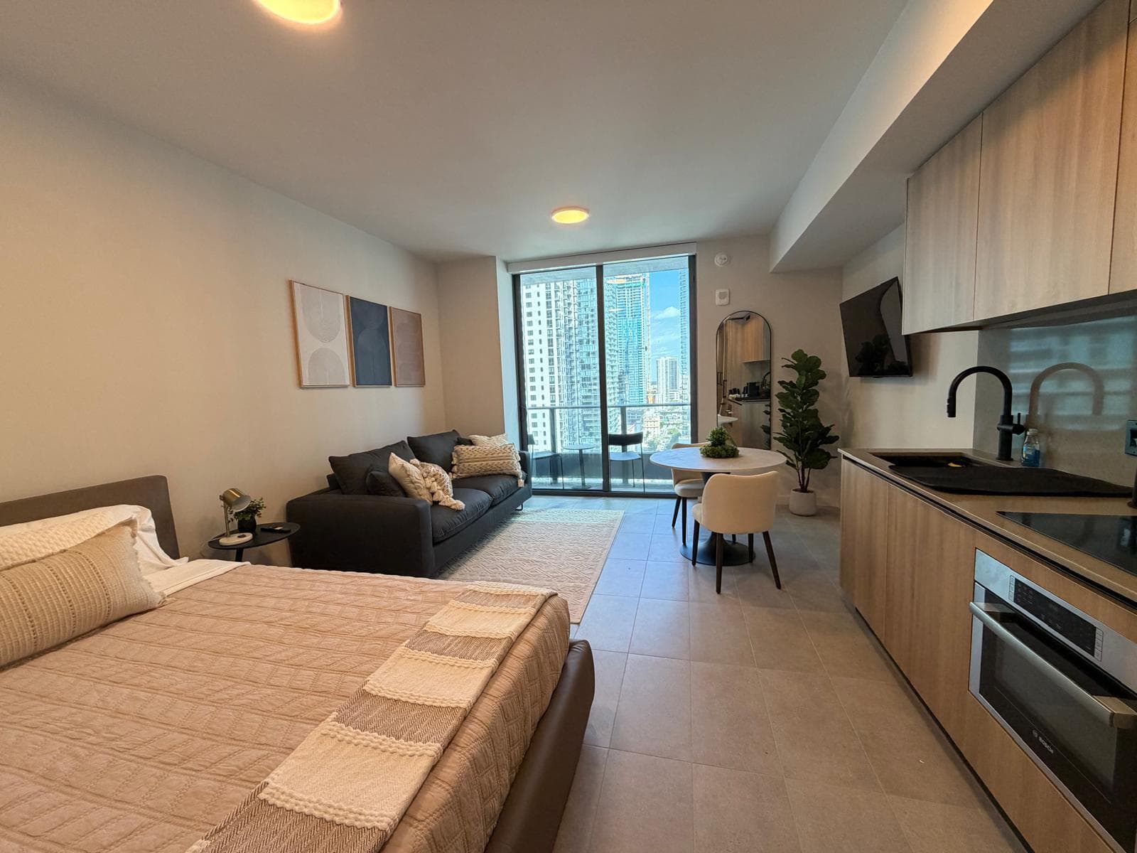 121 NE 5th Street 2309, Miami, FL 33132 — photo 20 of 52