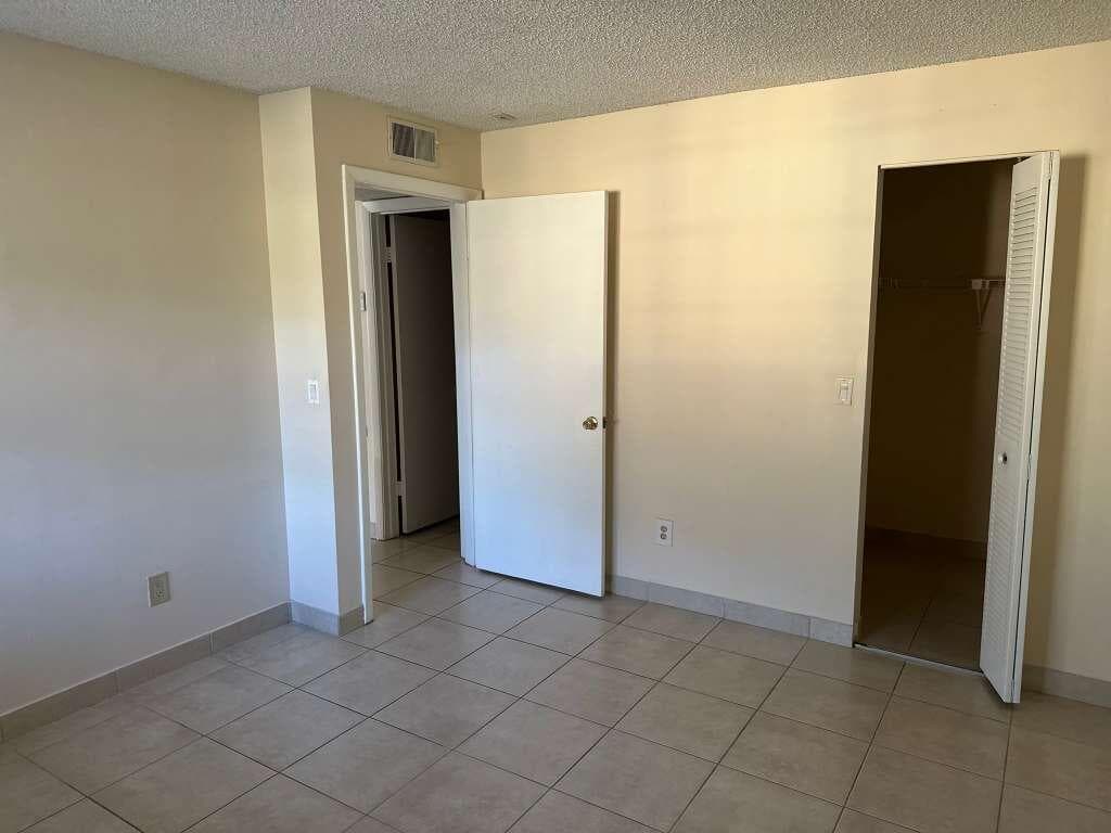 1239 SW 46th Avenue 906, Pompano Beach, FL 33069 — photo 5 of 23