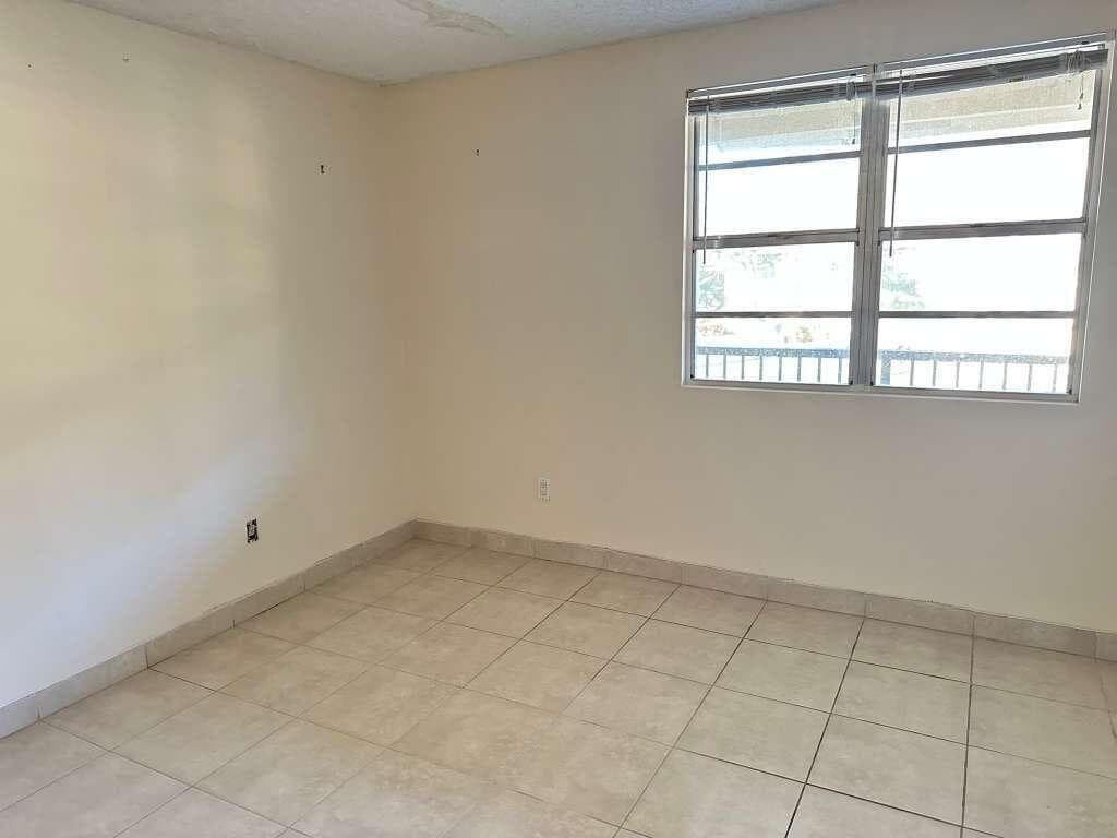 1239 SW 46th Avenue 906, Pompano Beach, FL 33069 — photo 6 of 23