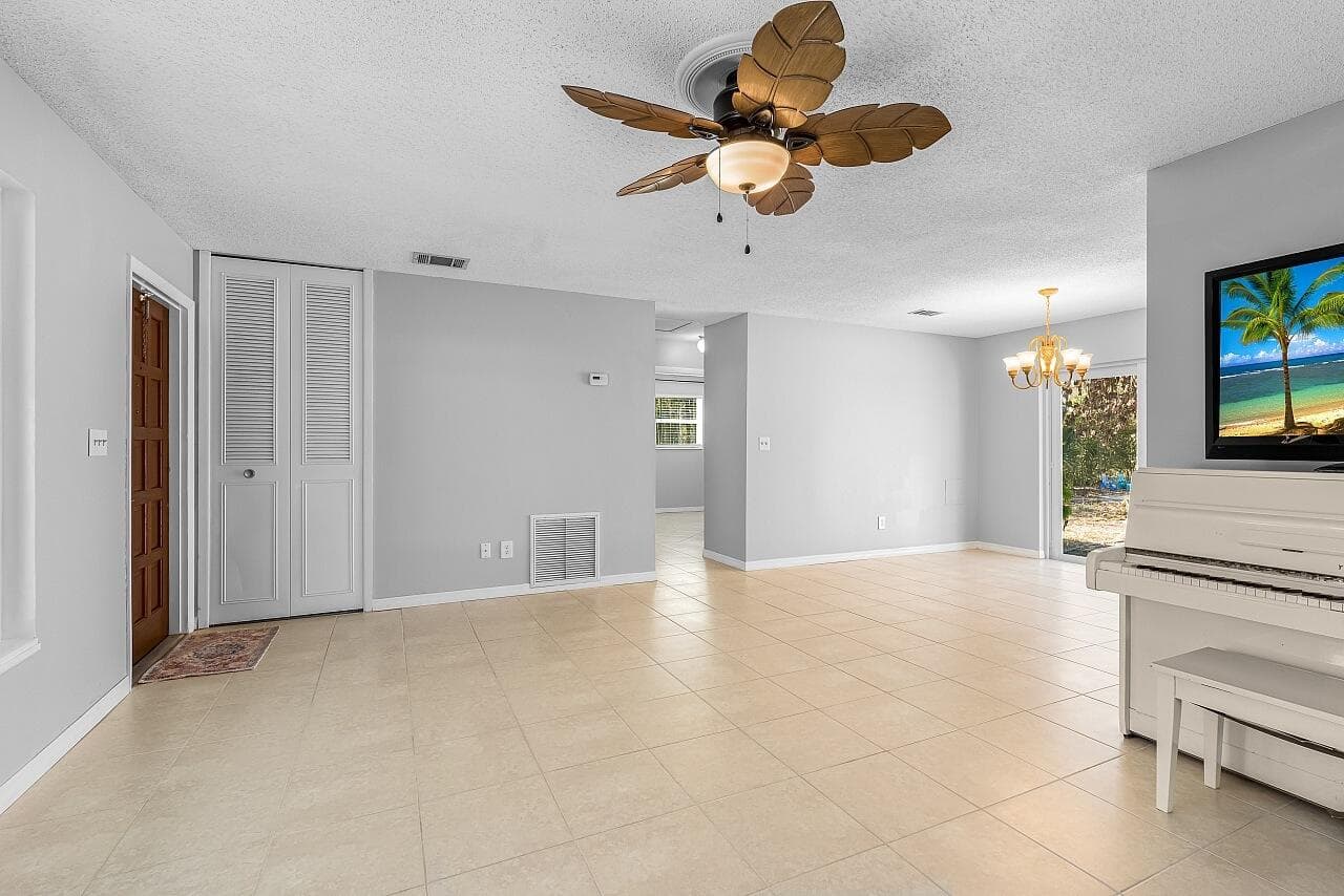 45 1st Court SW, Vero Beach, FL 32962 — photo 6 of 34