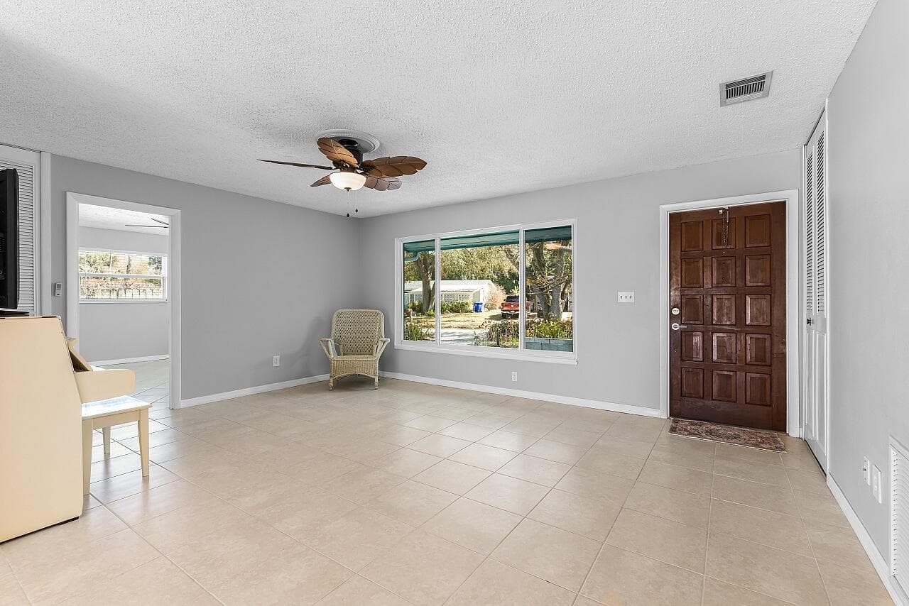45 1st Court SW, Vero Beach, FL 32962 — photo 8 of 34