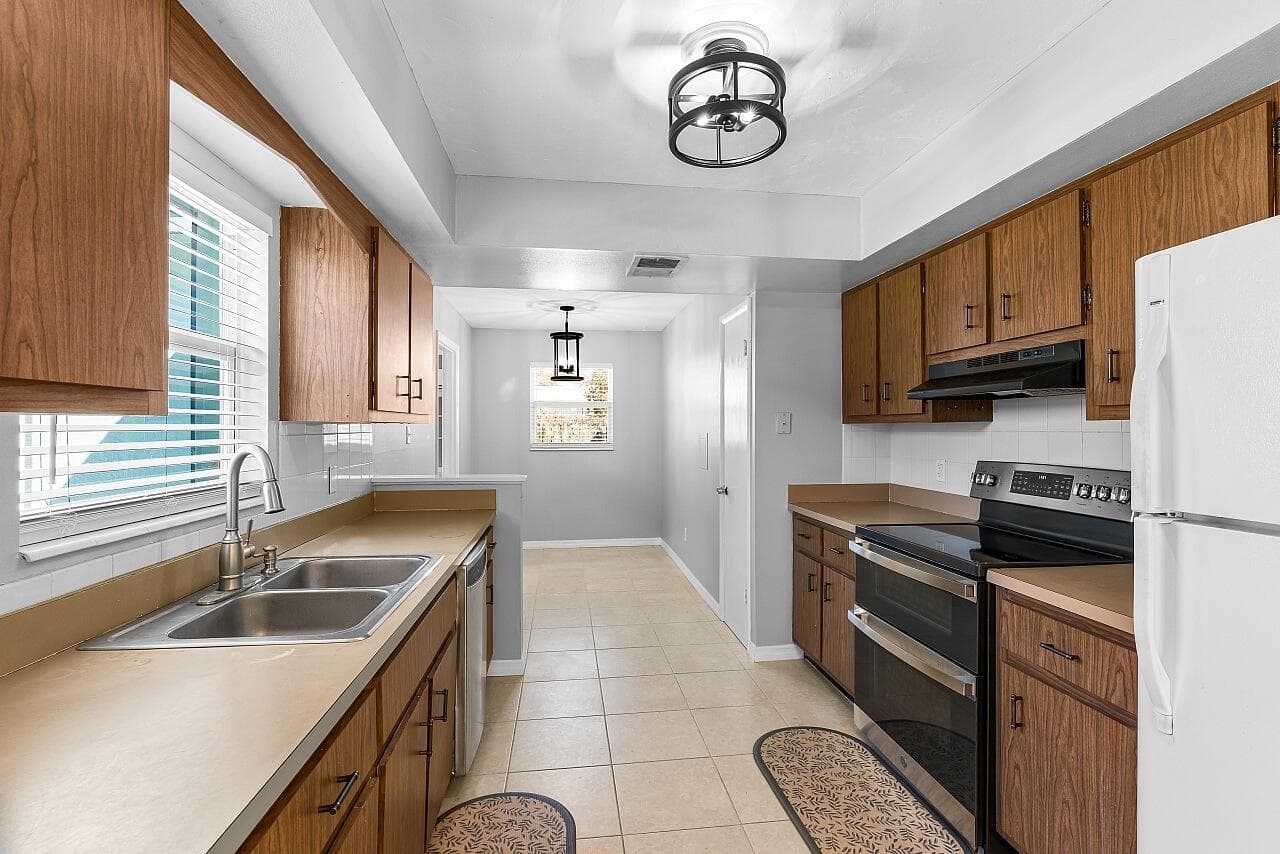 45 1st Court SW, Vero Beach, FL 32962 — photo 13 of 34