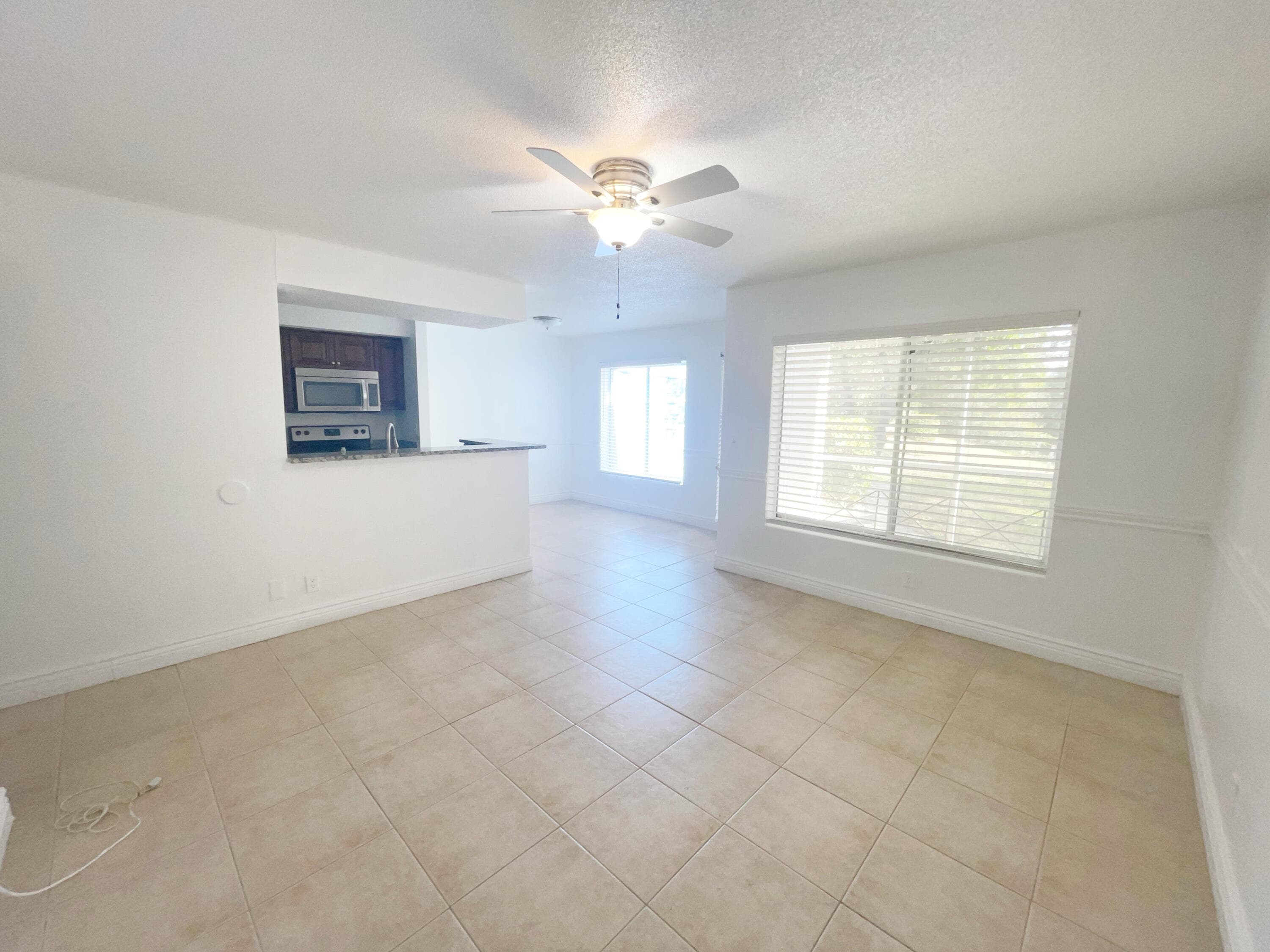 815 W Boynton Beach Boulevard 4-102, Boynton Beach, FL 33426 — photo 4 of 19