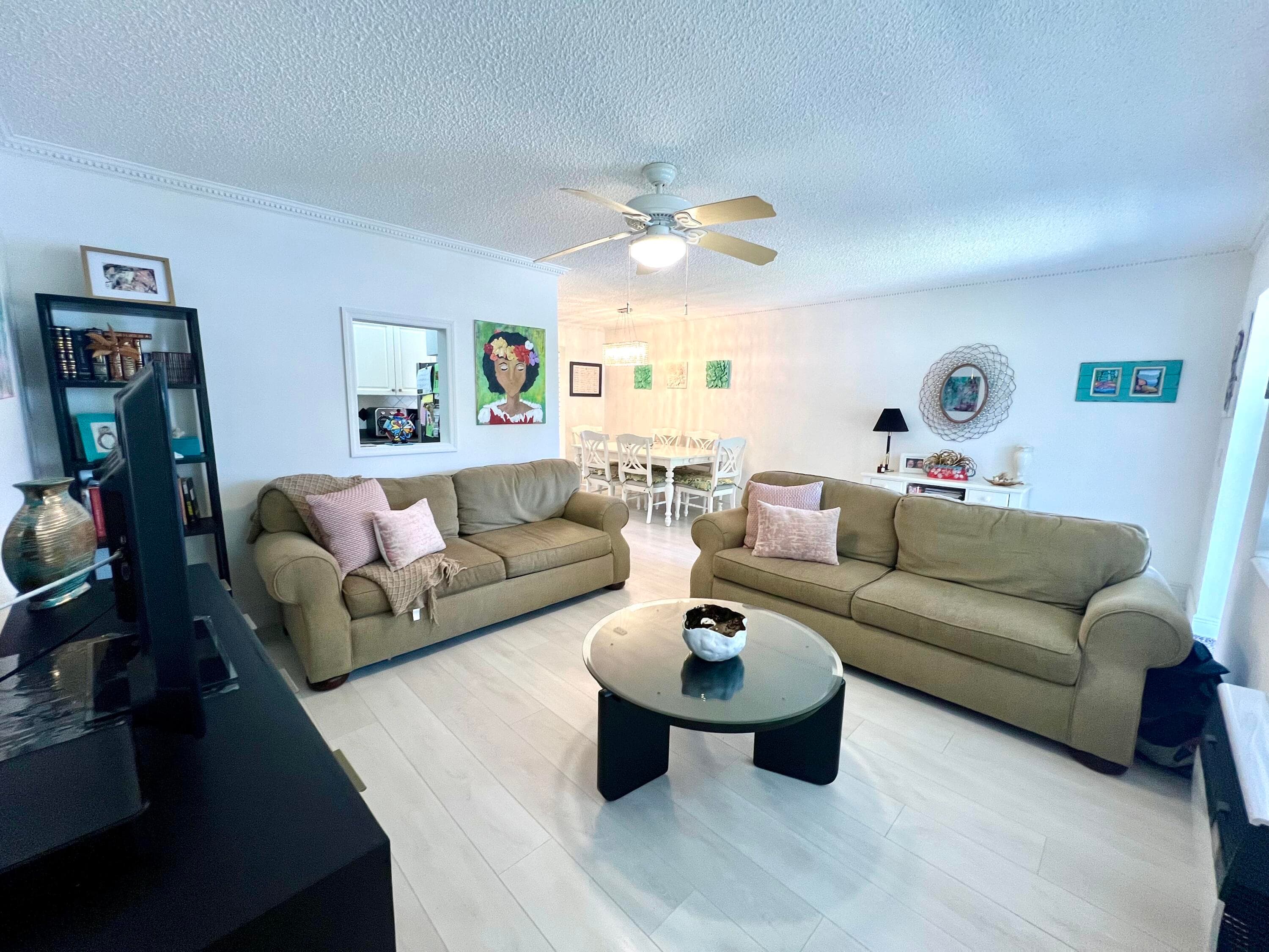 635 Durham W, Deerfield Beach, FL 33442 — photo 5 of 18