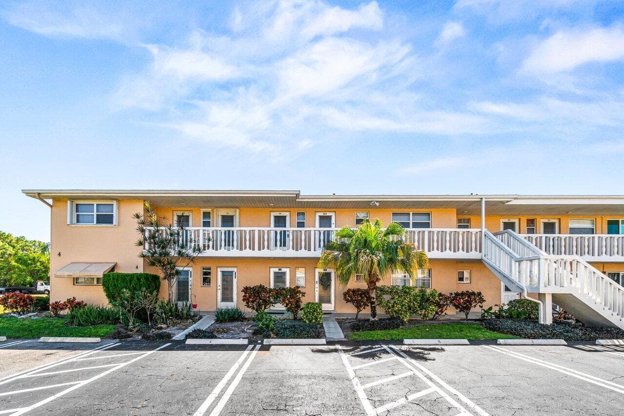 2121 NE 1st Court 202, Boynton Beach, FL 33435 — photo 1 of 28