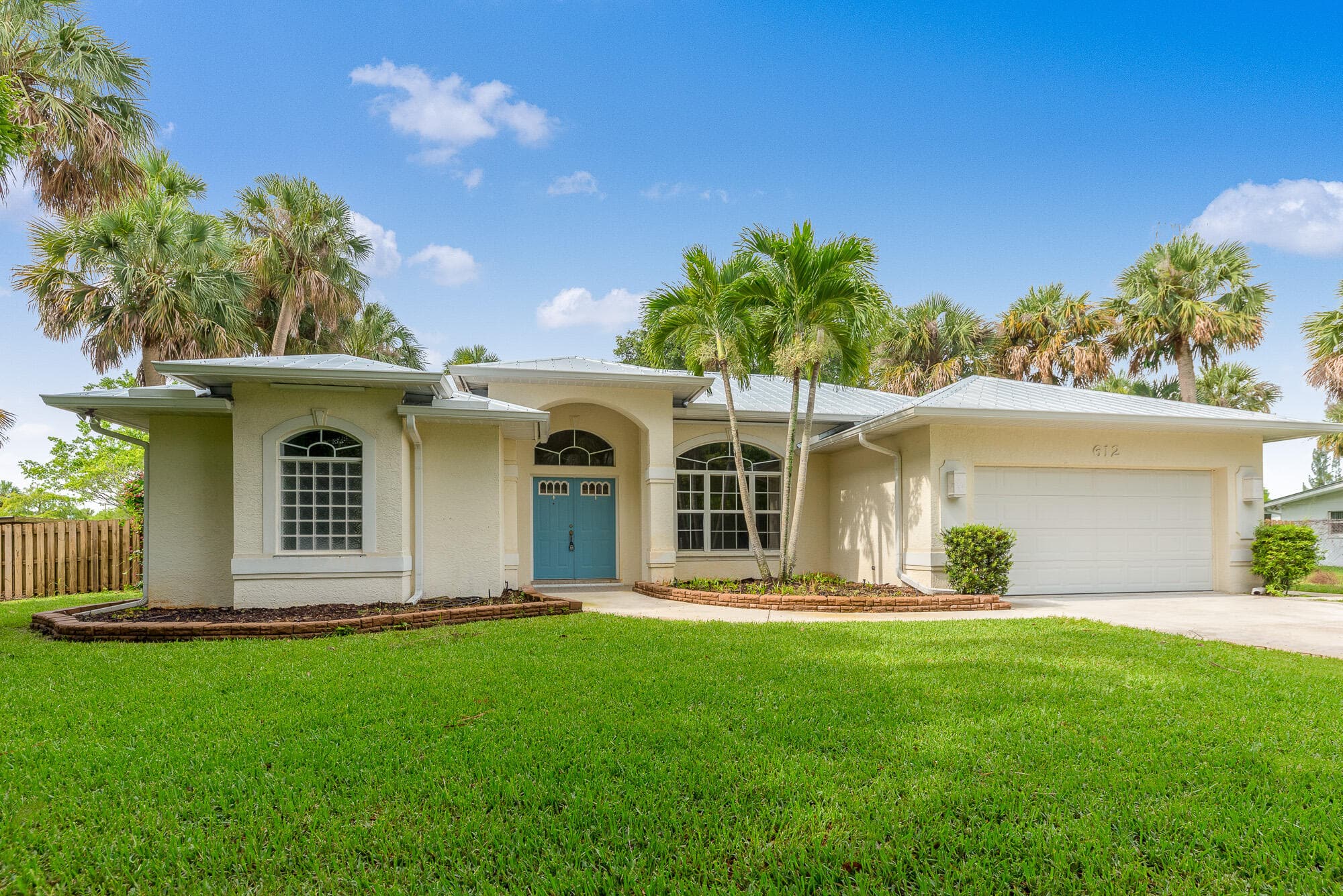 612 SE 6th Street, Stuart, FL 34994 — photo 12 of 40