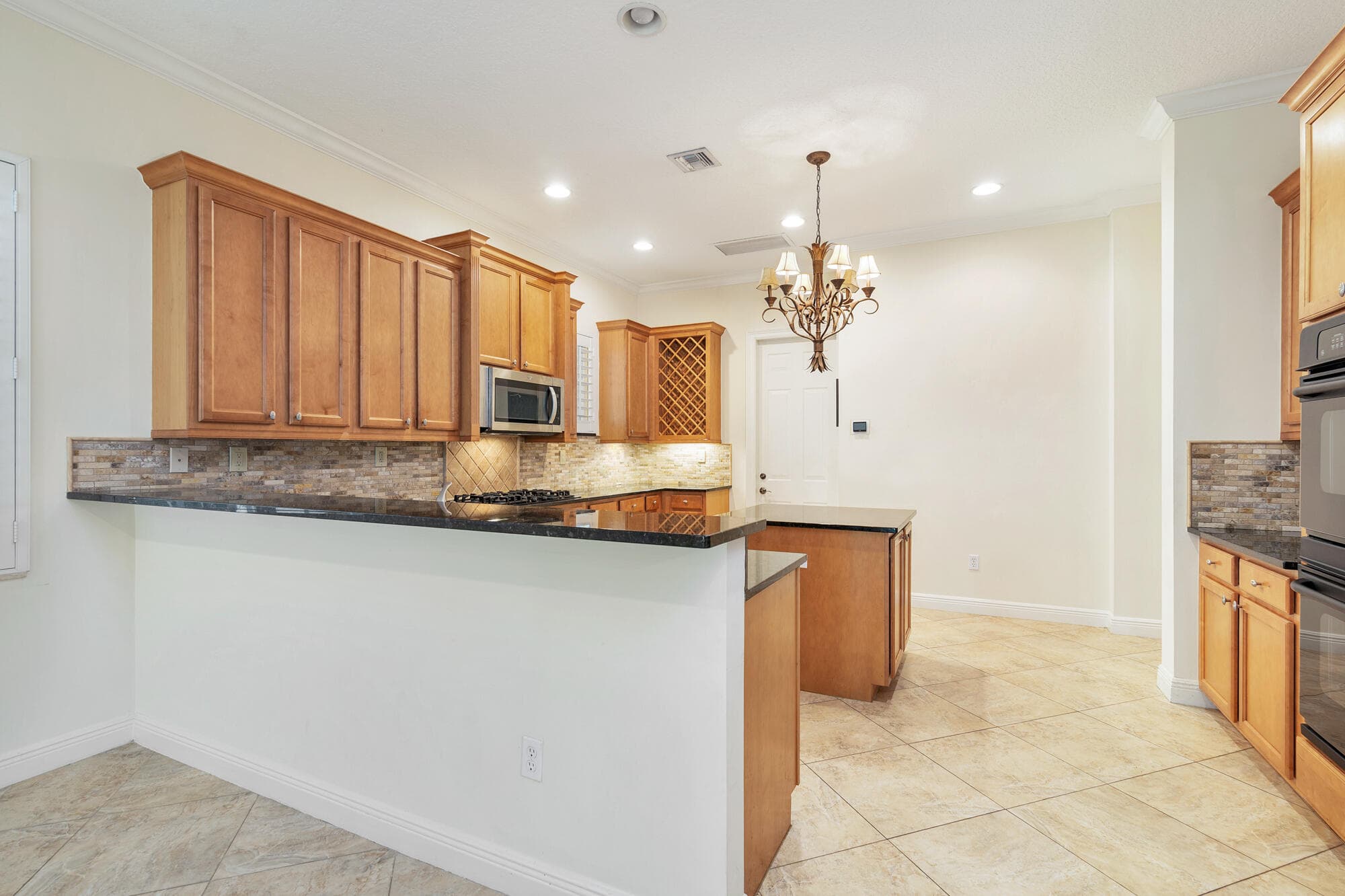 957 Mill Creek Drive, Palm Beach Gardens, FL 33410 — photo 12 of 48