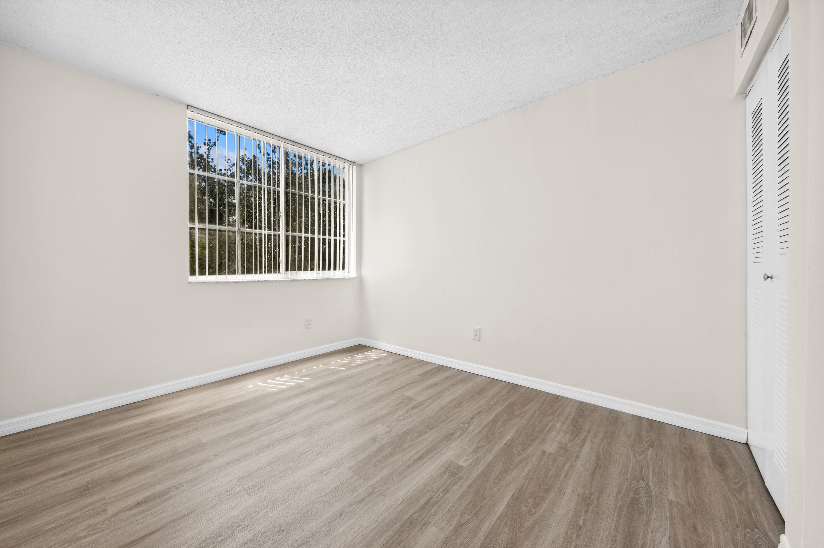 117 Yacht Club Way 205, Hypoluxo, FL 33462 — photo 7 of 29