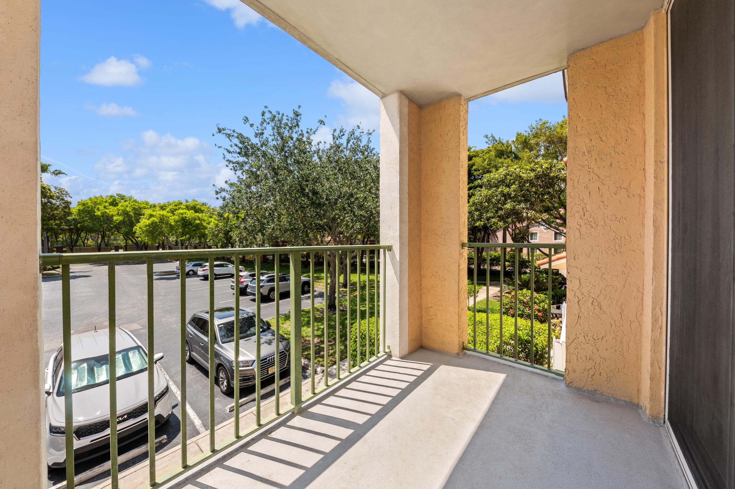 117 Yacht Club Way 205, Hypoluxo, FL 33462 — photo 10 of 29