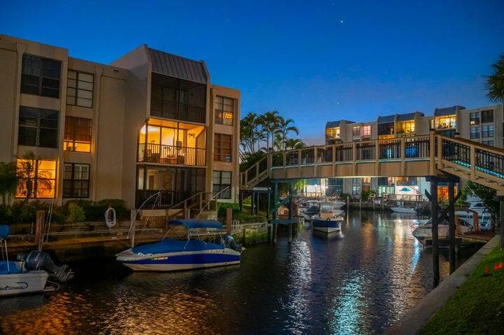 6 Royal Palm Way 310, Boca Raton, FL 33432 — photo 21 of 37
