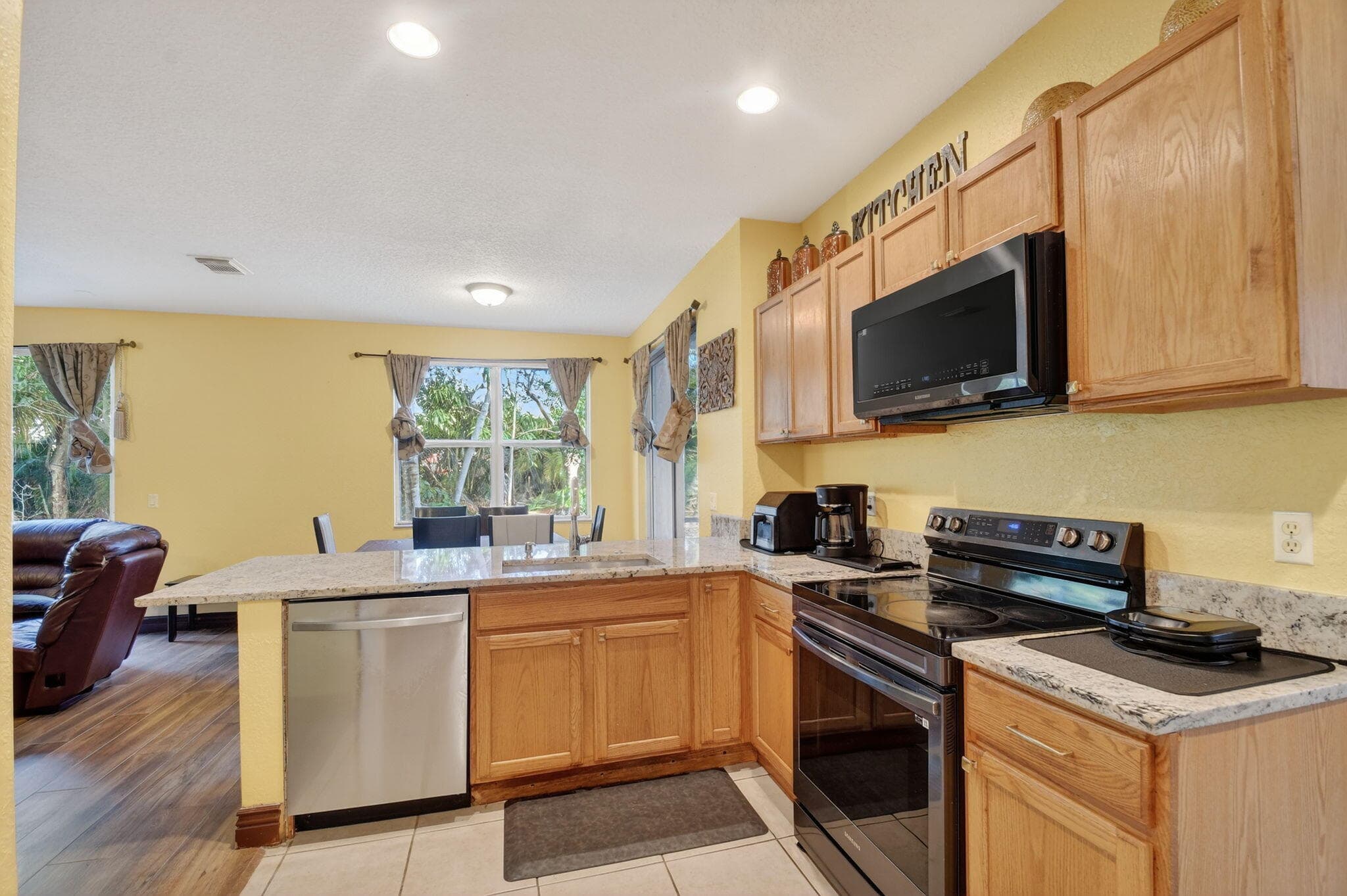 876 Gazetta Way, West Palm Beach, FL 33413 — photo 20 of 66