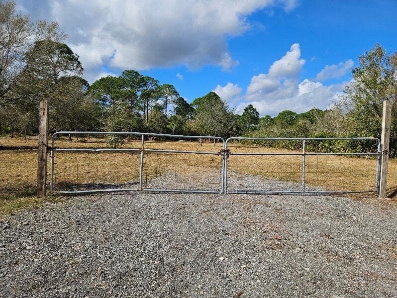 570 S Palomino Street, Clewiston, FL 33440 — photo 2 of 4