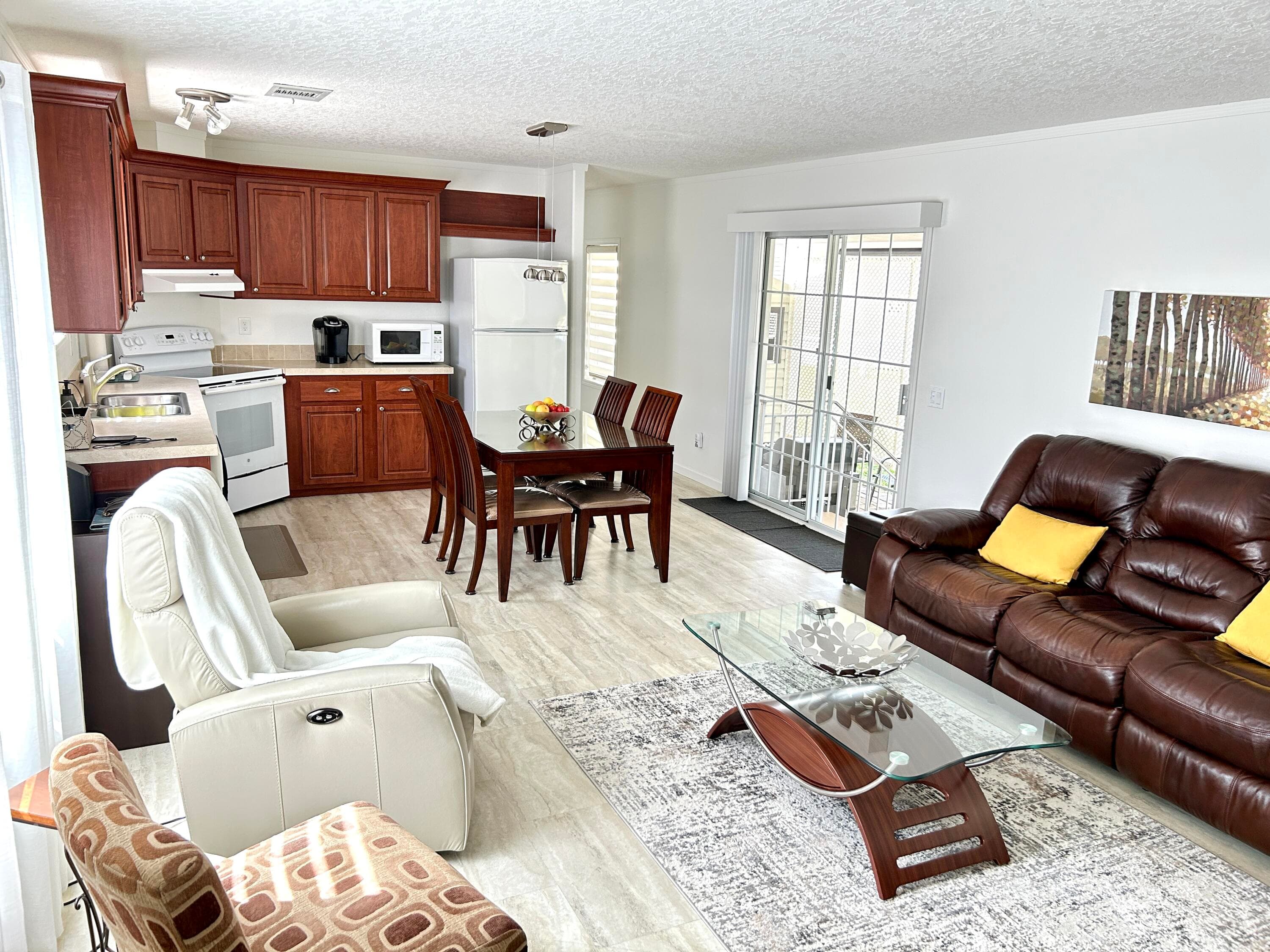 613 Jasmine Lane, Deerfield Beach, FL 33442 — photo 4 of 32