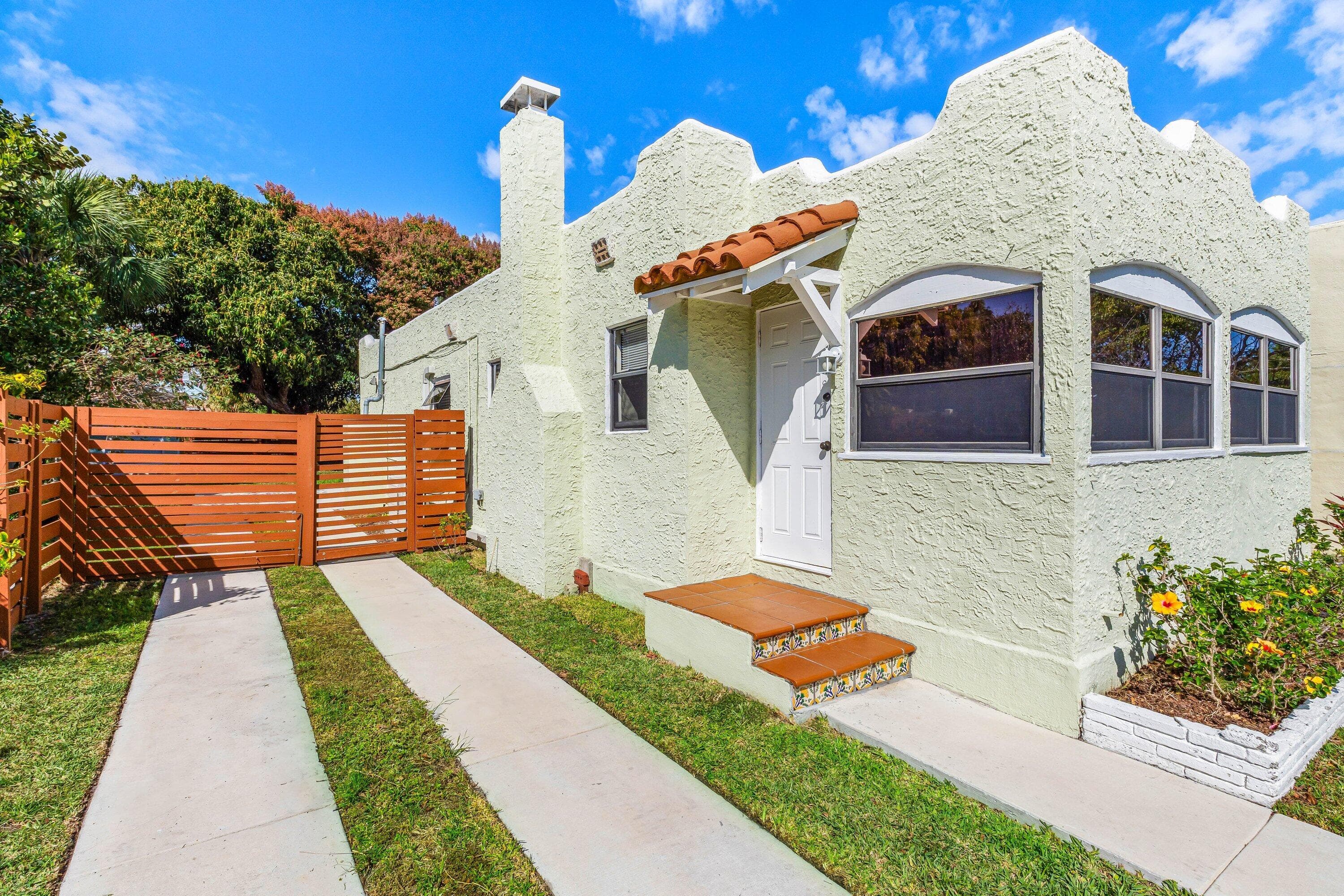 921 S M Street, Lake Worth Beach, FL 33460 — photo 1 of 63