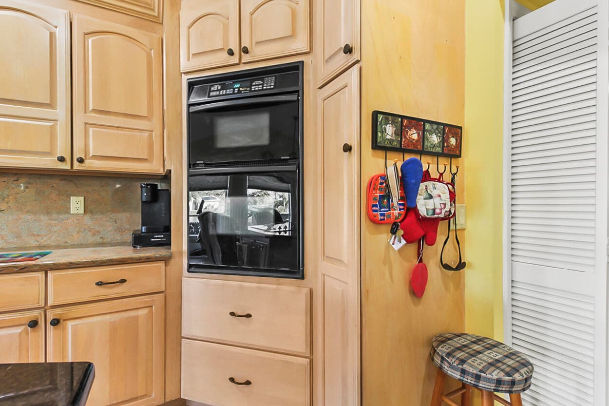 10691 SE Jupiter Narrows Drive, Hobe Sound, FL 33455 — photo 10 of 53