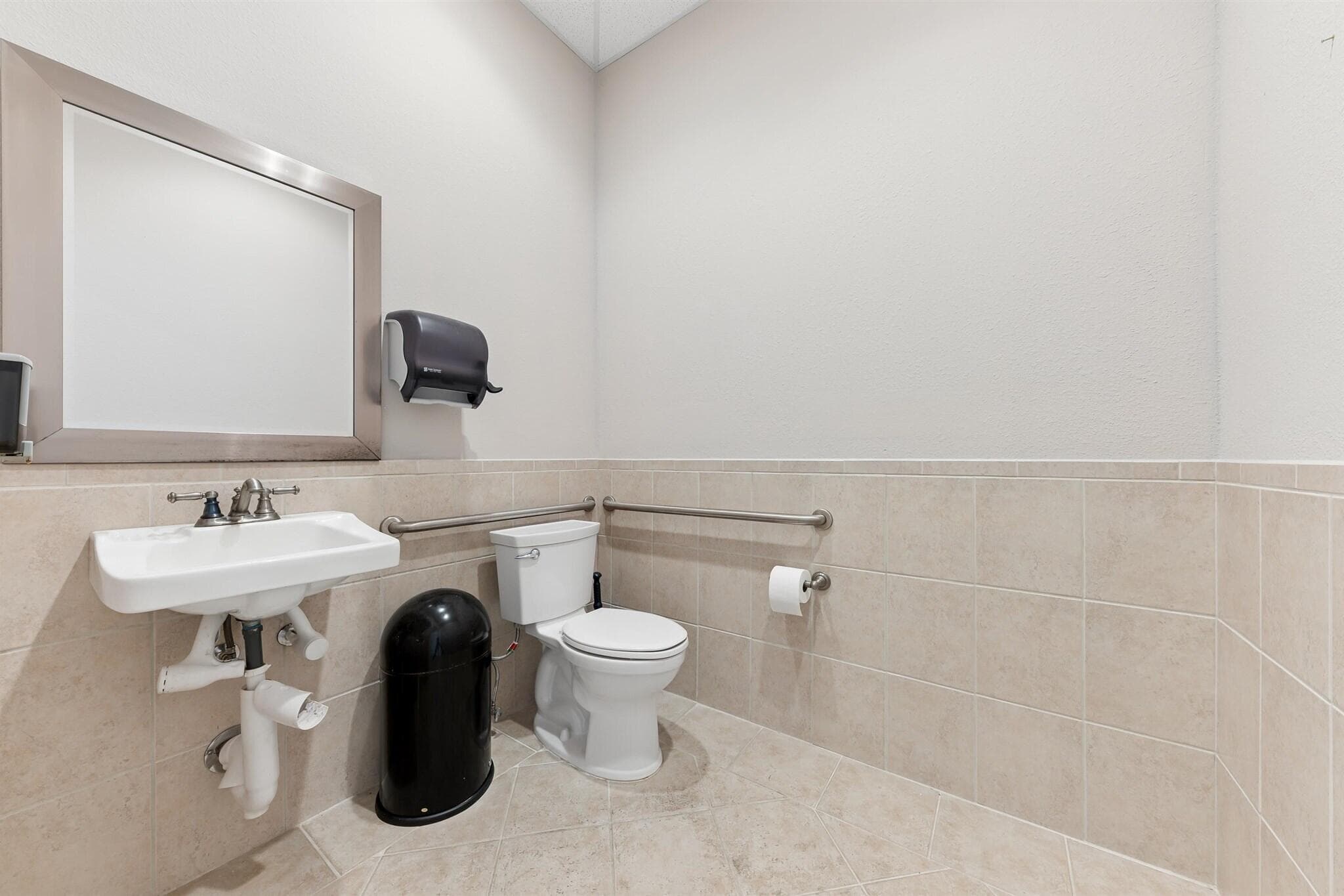 826 N Dixie Highway 11-15, Lantana, FL 33462 — photo 16 of 21