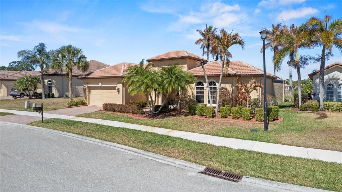 814 SW Saint Julien Court, Port St. Lucie, FL 34986 — photo 4 of 56