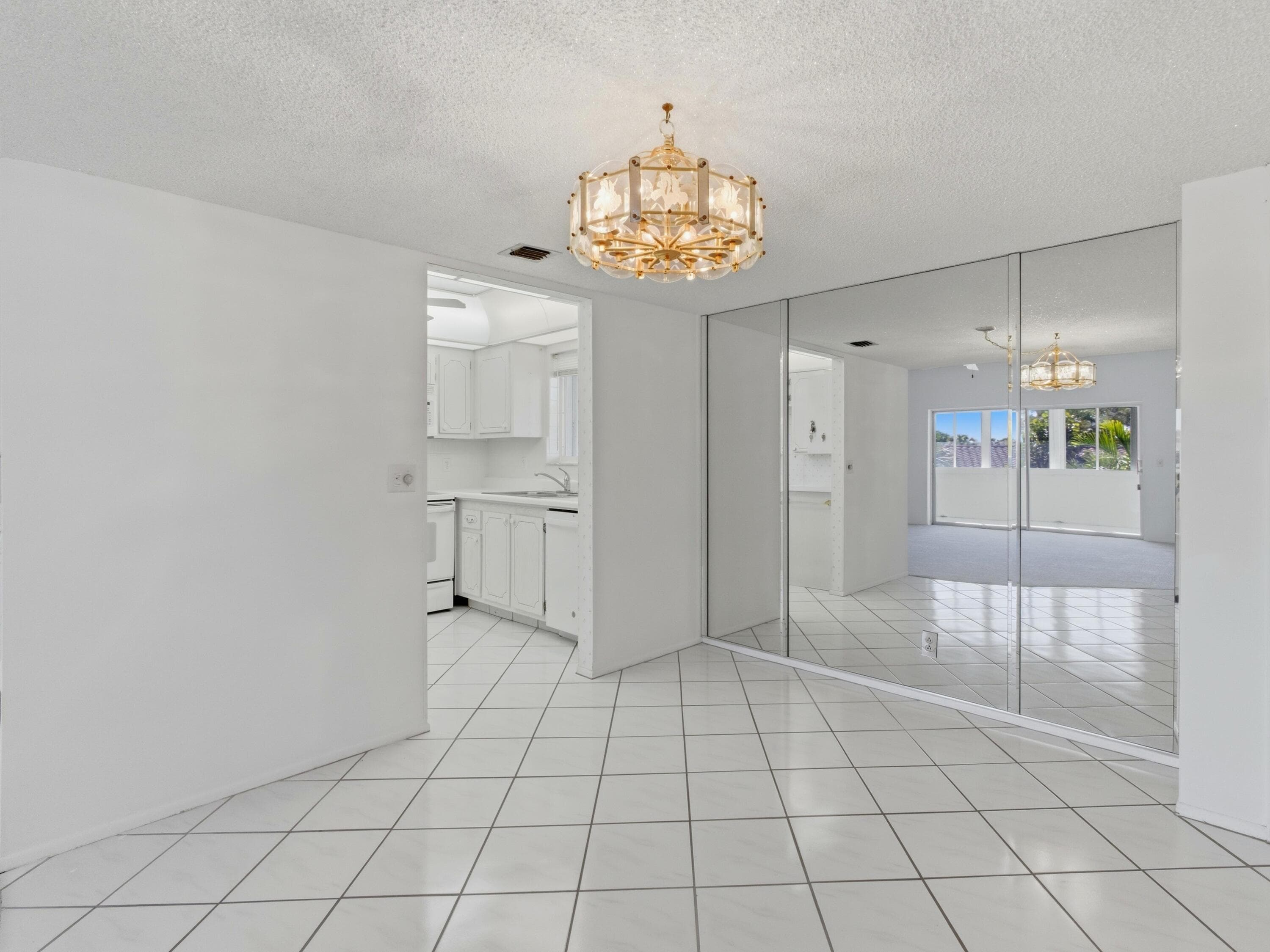 2580 Boundbrook Boulevard 202, Palm Springs, FL 33406 — photo 5 of 37