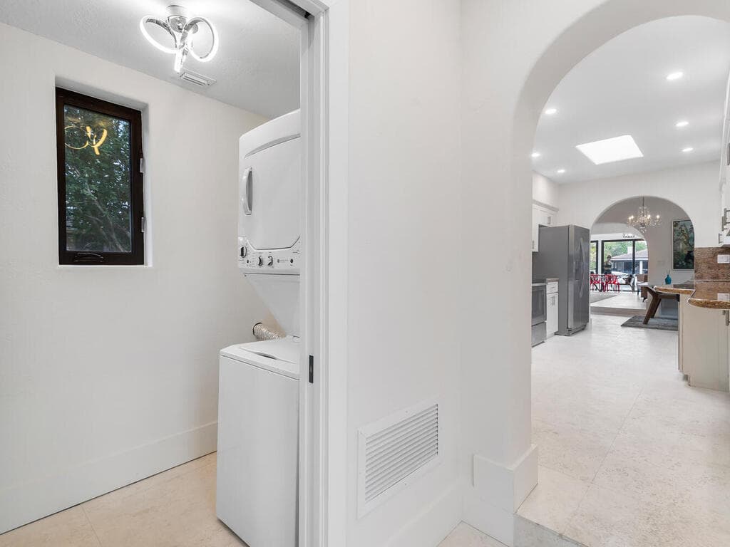 7820 Hawthorne Avenue, Miami Beach, FL 33141 — photo 21 of 52