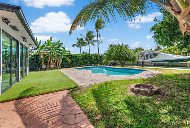 7820 Hawthorne Avenue, Miami Beach, FL 33141 — photo 48 of 52