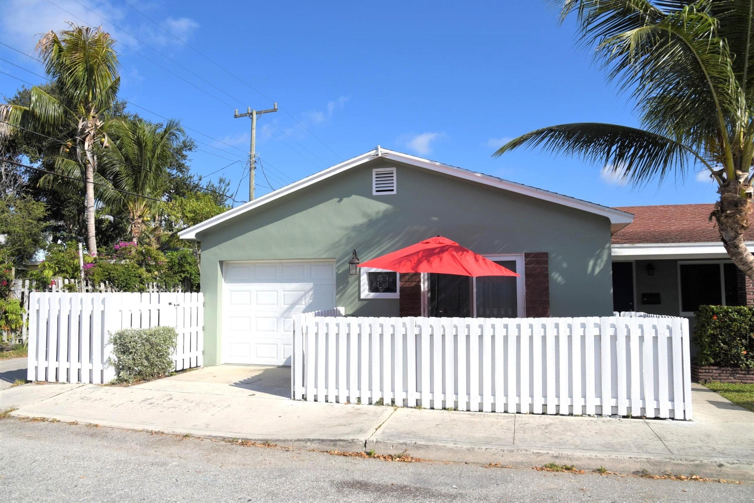 301 N Federal 5 And Attached Garage, Lake Worth Beach, FL 33460 — photo 1 of 26