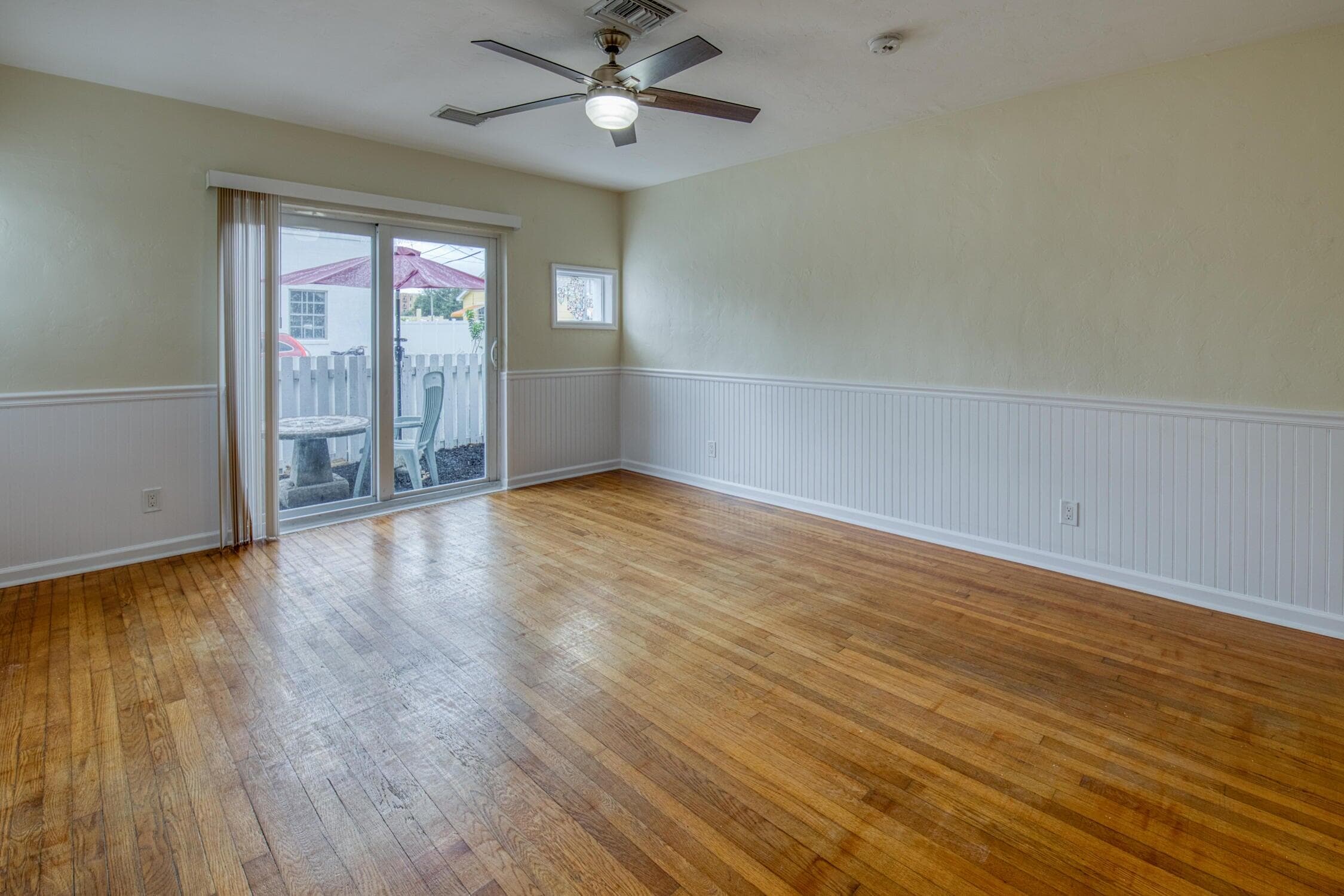 301 N Federal 5 And Attached Garage, Lake Worth Beach, FL 33460 — photo 3 of 26