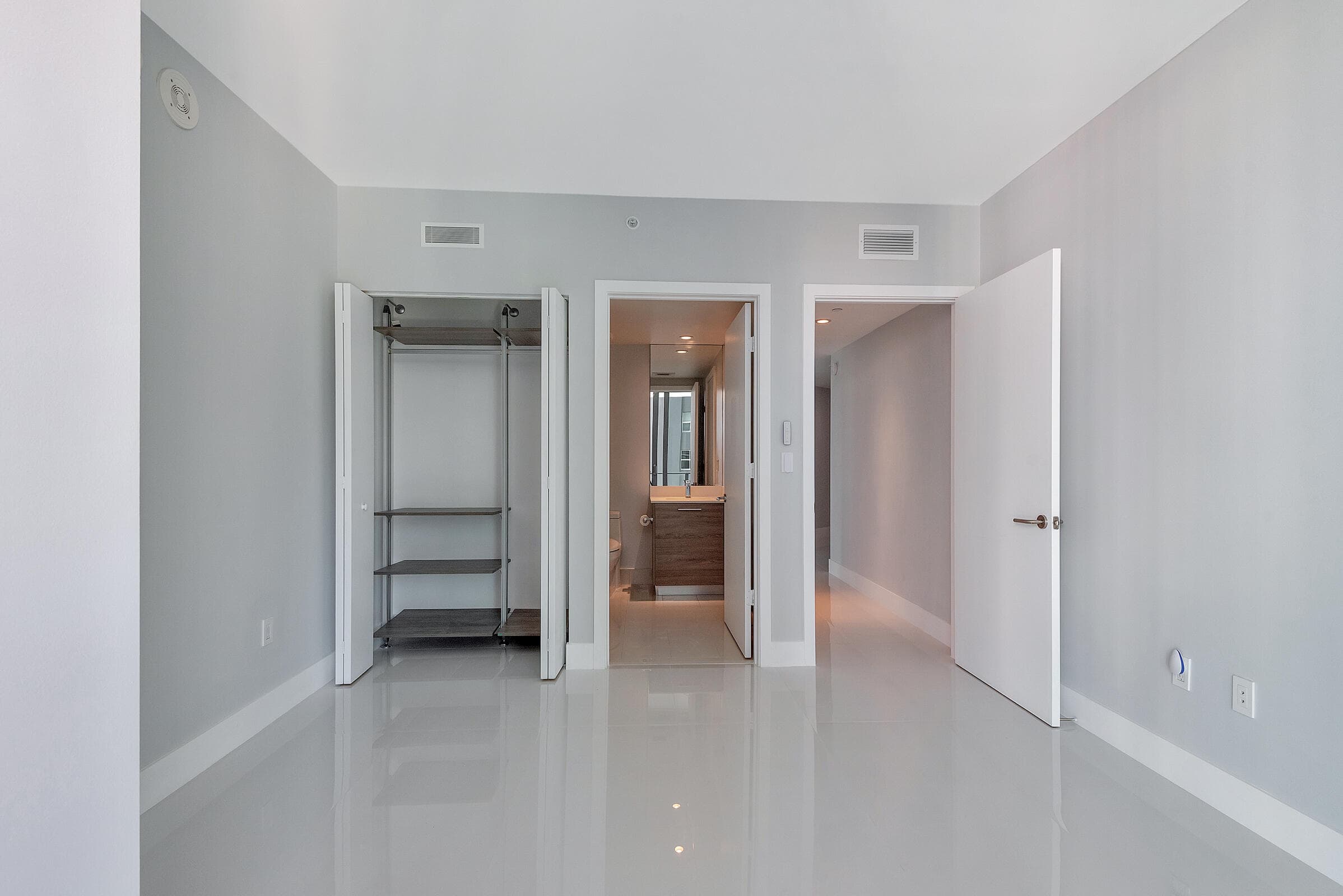 1300 S Miami Avenue 2401, Miami, FL 33130 — photo 23 of 41