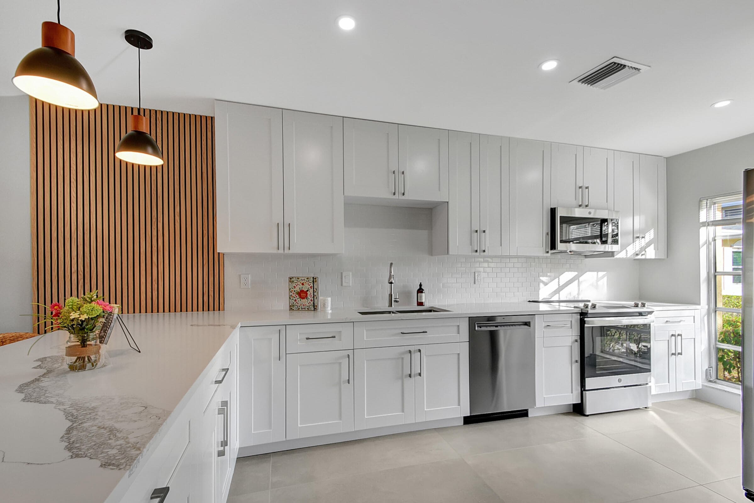13602 Via Flora Apt C, Delray Beach, FL 33484 — photo 2 of 10