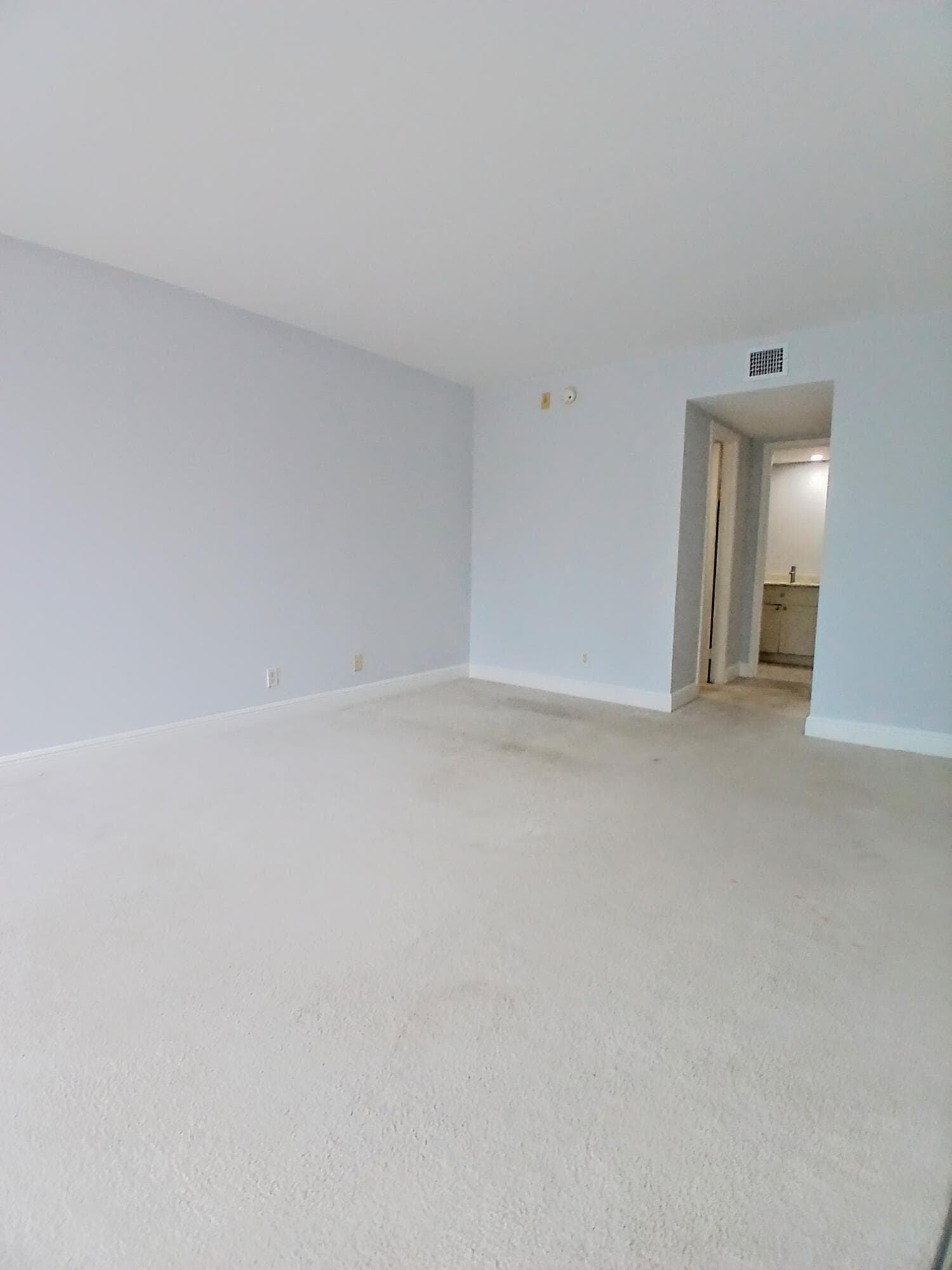 1830 Embassy Drive 303, West Palm Beach, FL 33401 — photo 10 of 20