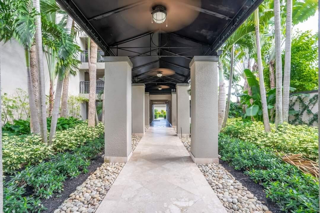 1830 Embassy Drive 303, West Palm Beach, FL 33401 — photo 16 of 20