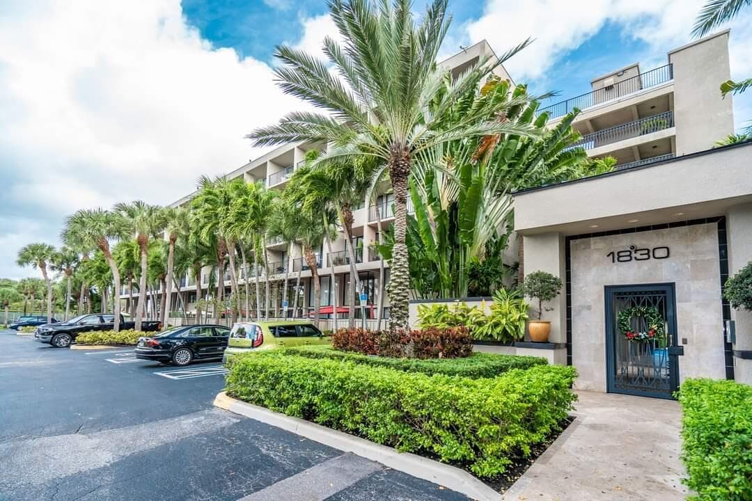 1830 Embassy Drive 303, West Palm Beach, FL 33401 — photo 17 of 20