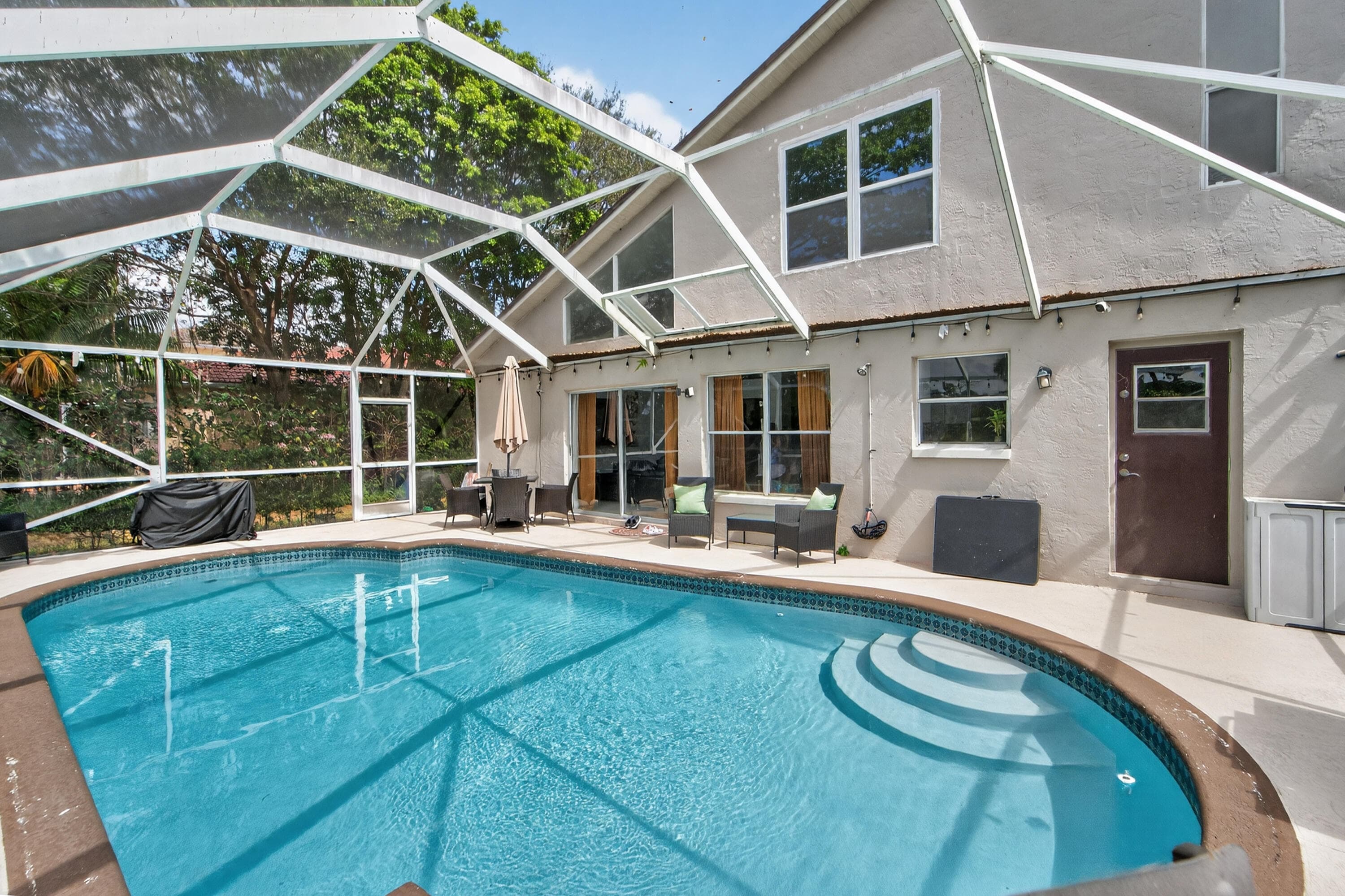 200 Trails End, West Palm Beach, FL 33413 — photo 4 of 39