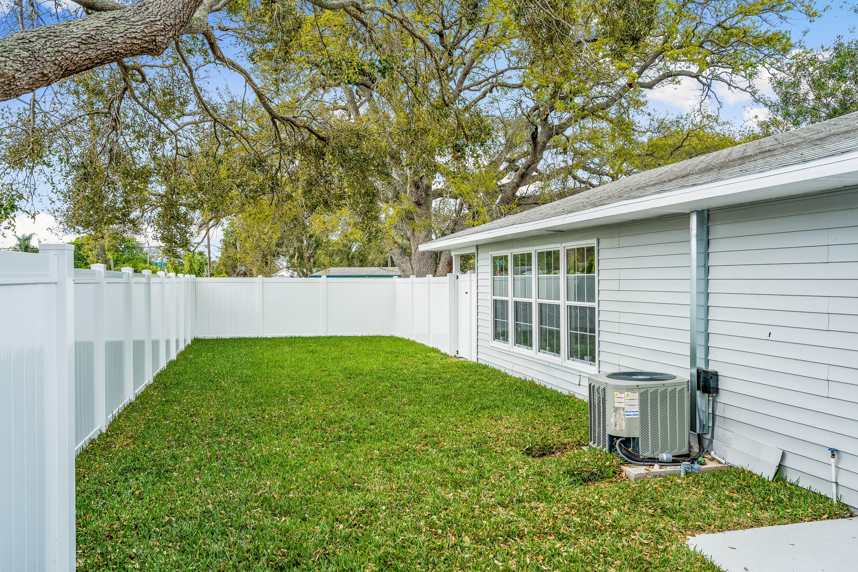 1510 3rd Court, Vero Beach, FL 32960 — photo 35 of 37