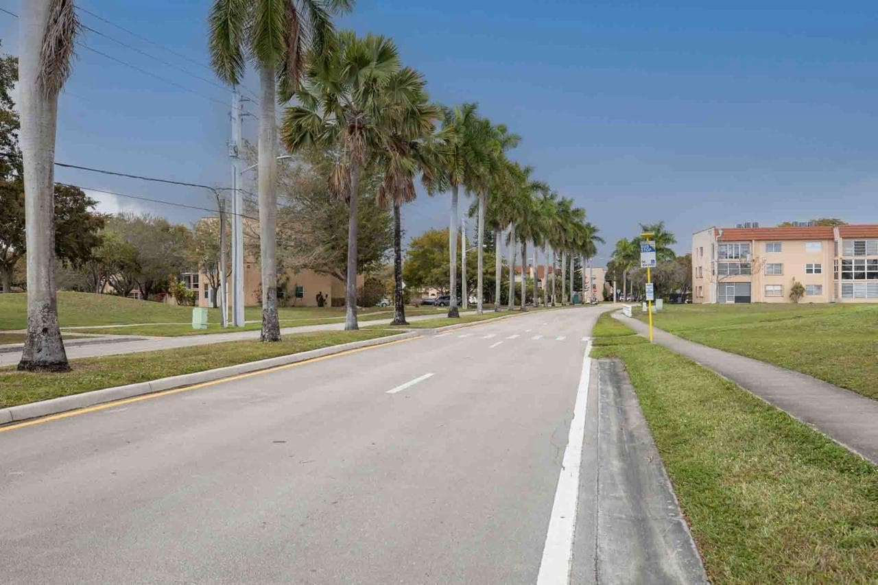 9041 Sunrise Lakes Boulevard 111, Sunrise, FL 33322 — photo 3 of 18