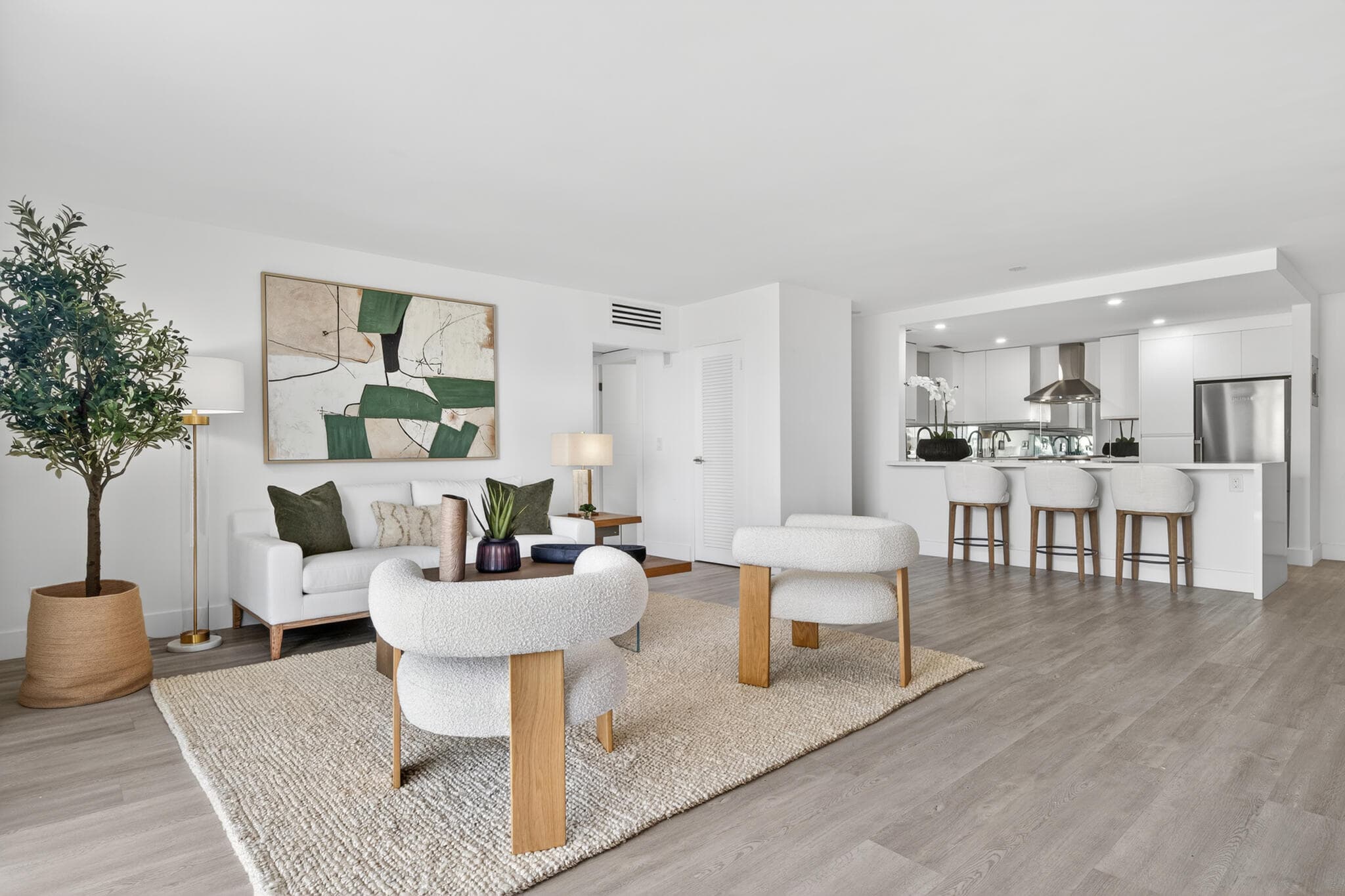 354 Chilean Avenue 4d, Palm Beach, FL 33480 — photo 1 of 20