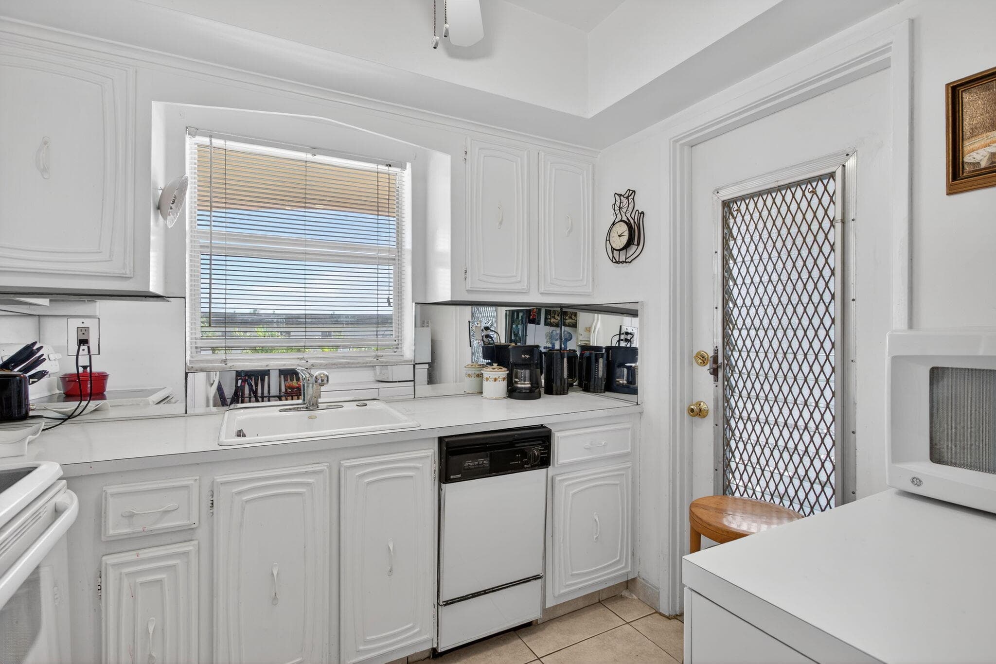 100 SE 6th Avenue 303, Pompano Beach, FL 33060 — photo 17 of 58