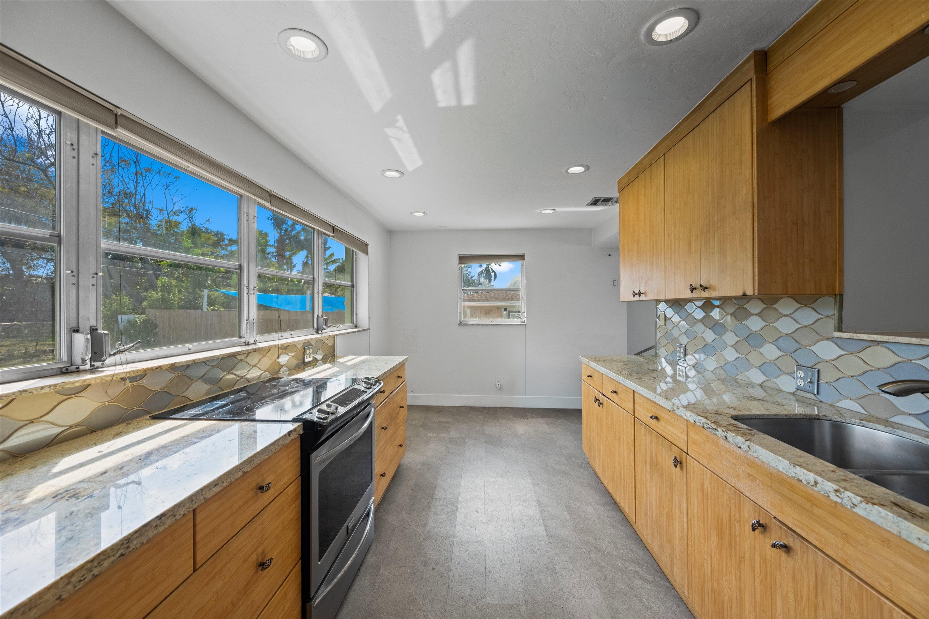 5160 Lake Osborne Drive, Lake Worth, FL 33461 — photo 12 of 36