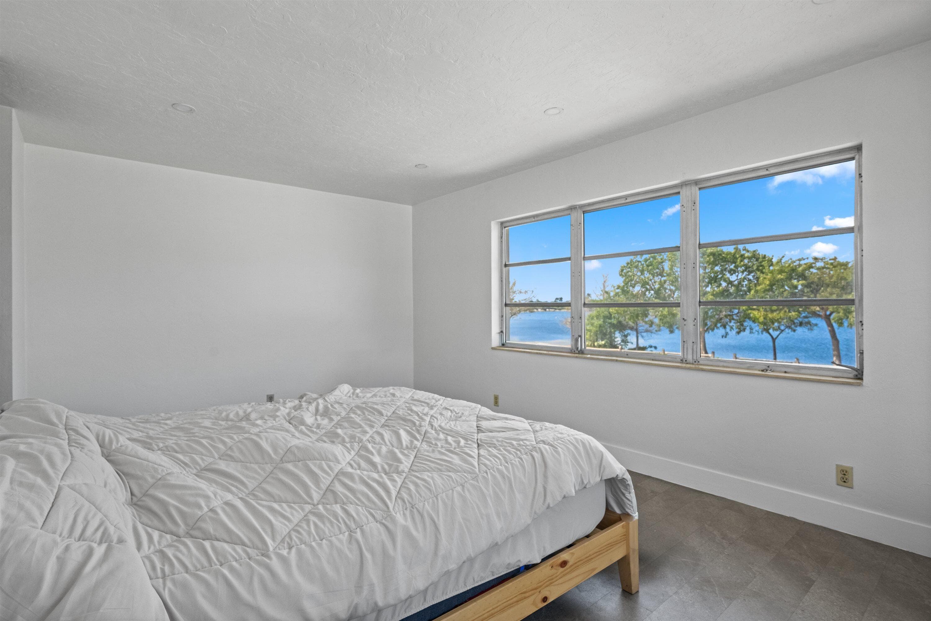 5160 Lake Osborne Drive, Lake Worth, FL 33461 — photo 16 of 36