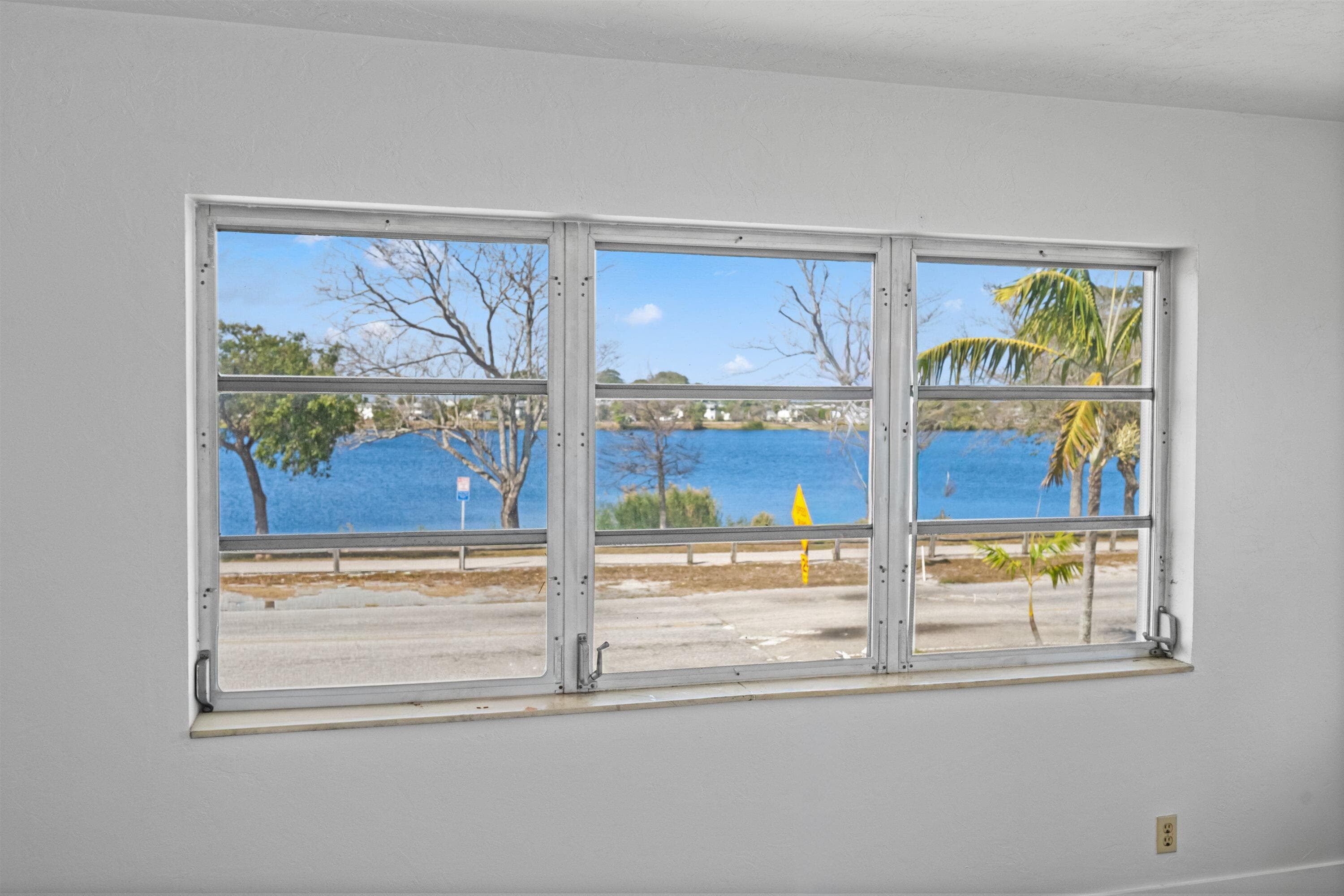 5160 Lake Osborne Drive, Lake Worth, FL 33461 — photo 18 of 36