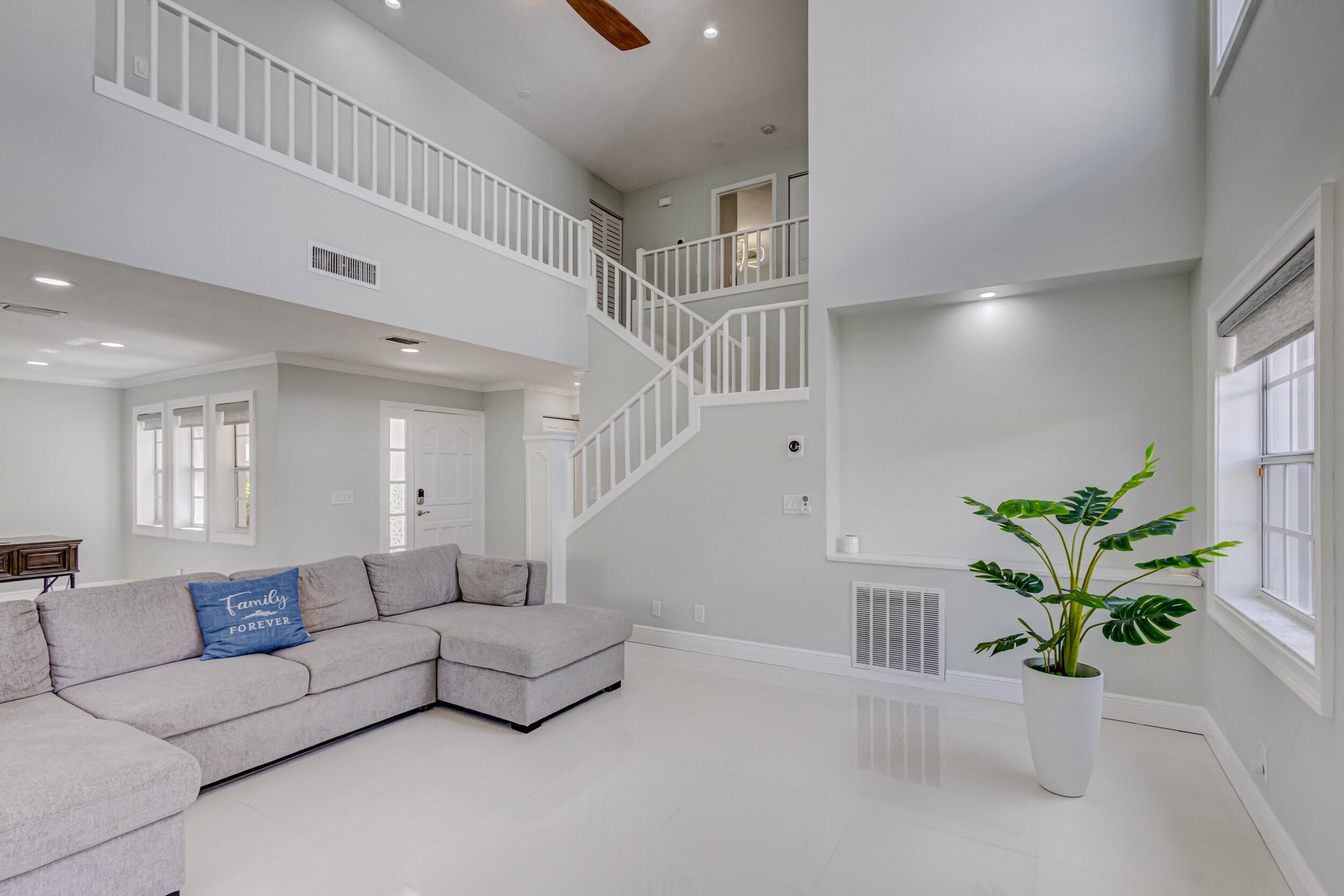 17 Selby Lane, Palm Beach Gardens, FL 33418 — photo 12 of 69