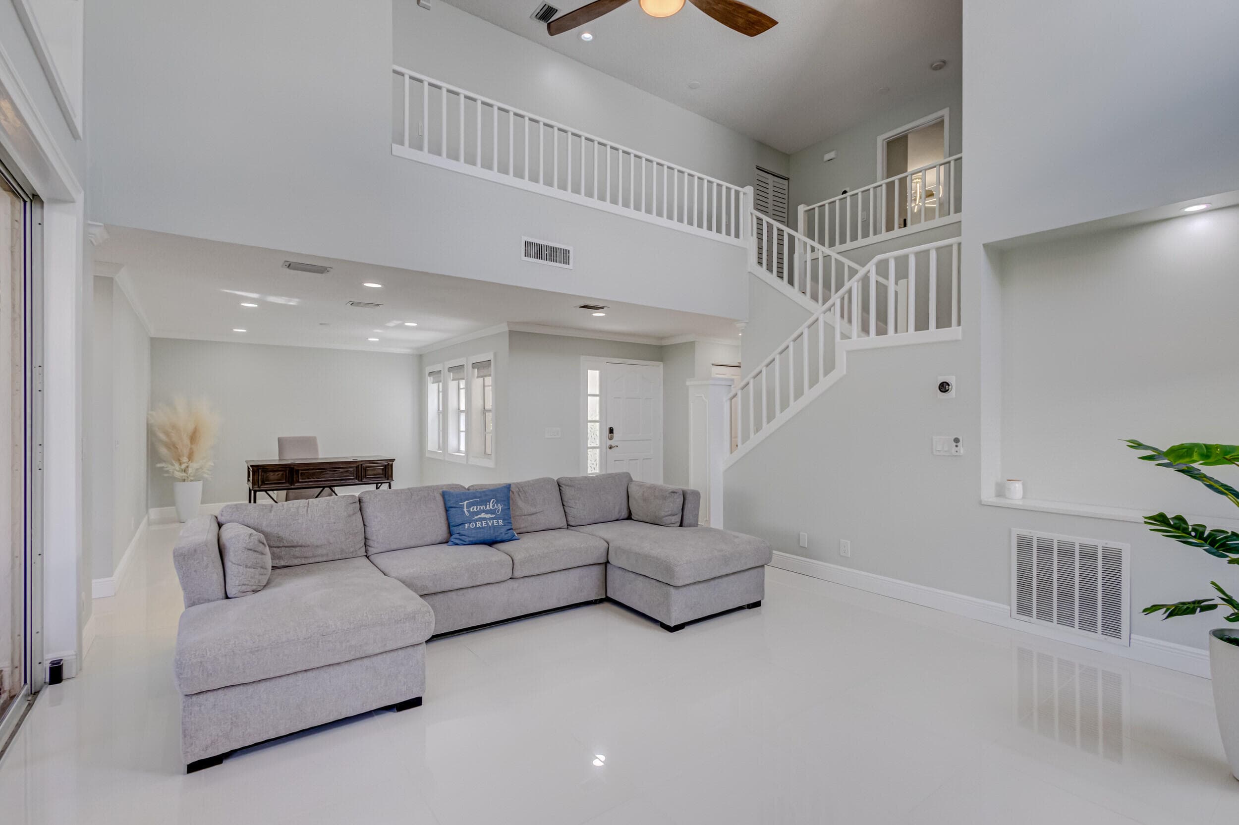 17 Selby Lane, Palm Beach Gardens, FL 33418 — photo 13 of 69